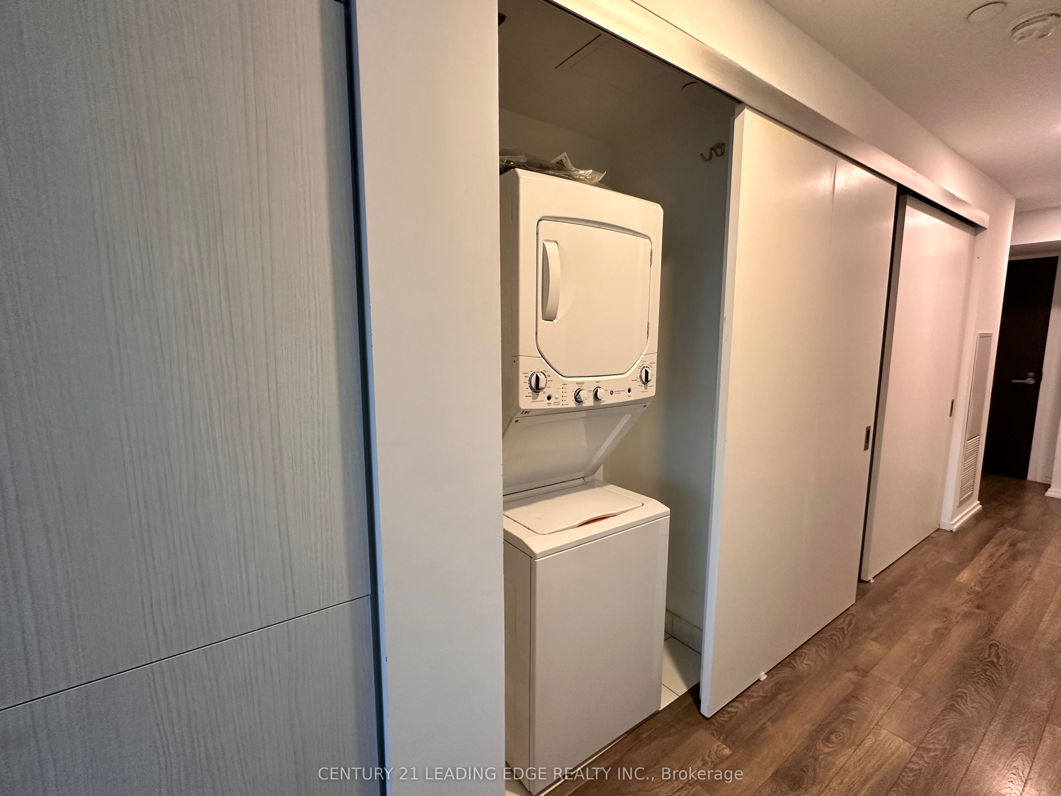 #2603 - 197 Yonge Street Property Photo 11