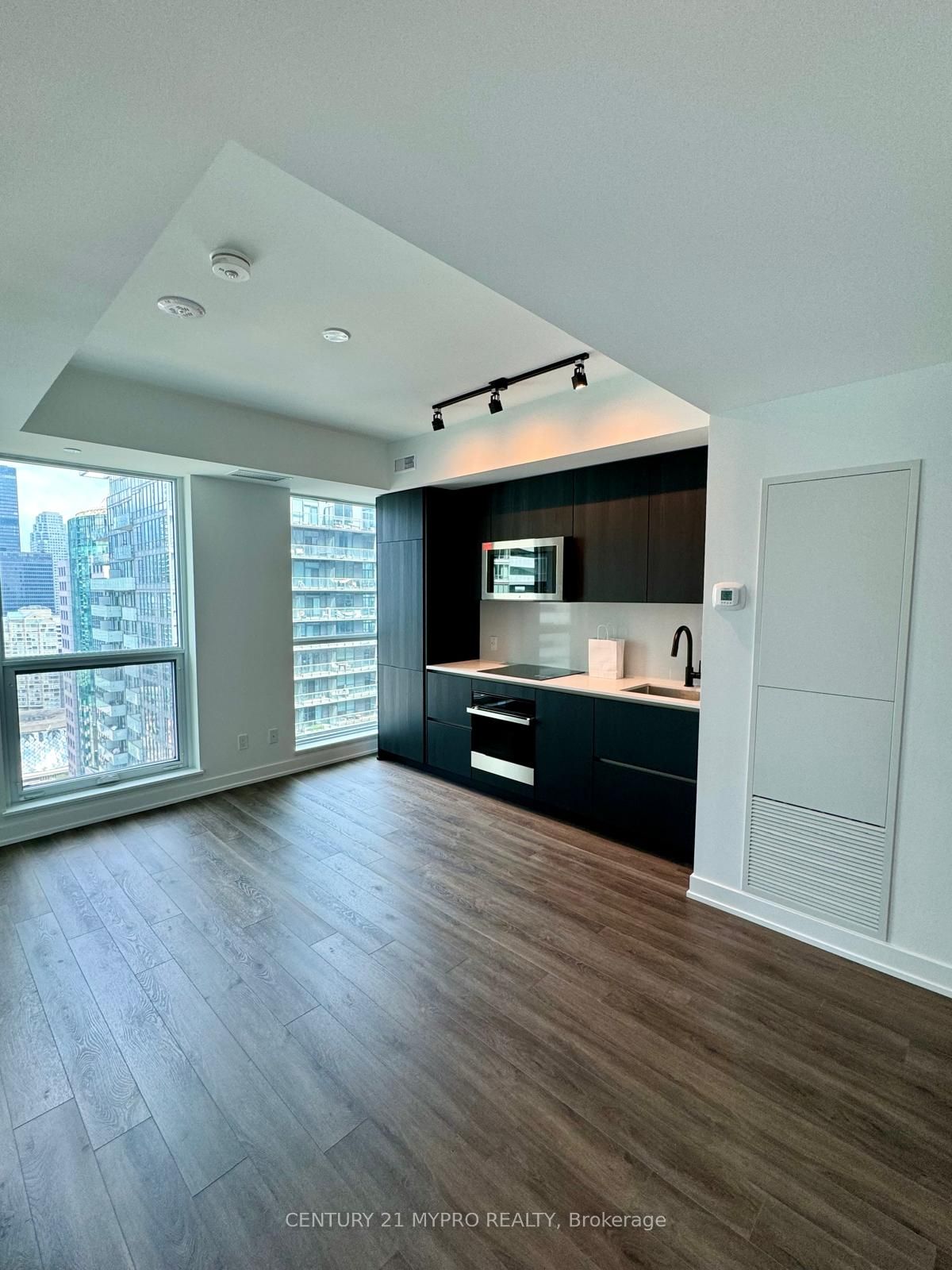 #3001 - 327 King Street Property Photo 1
