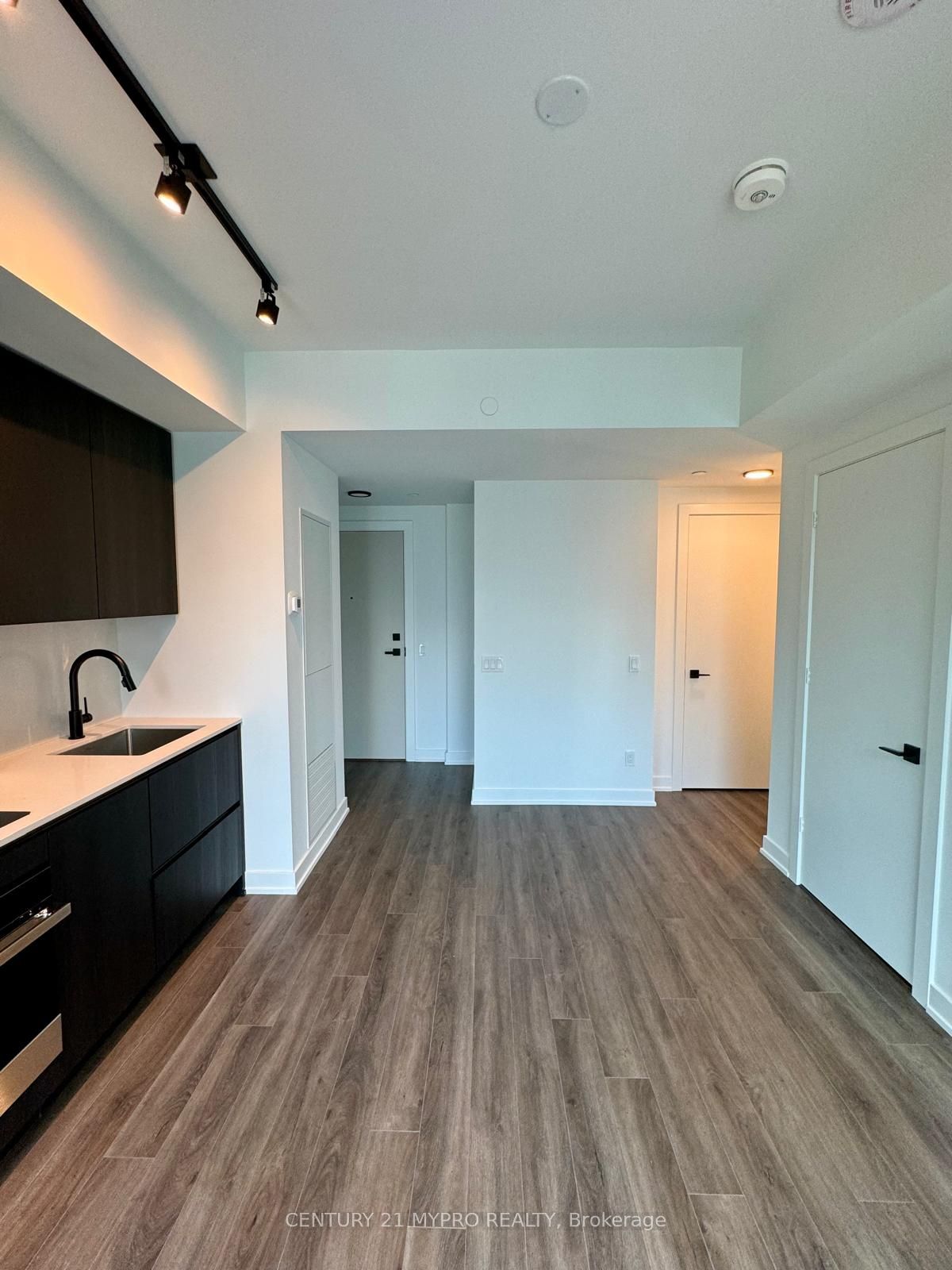 #3001 - 327 King Street Property Photo 3