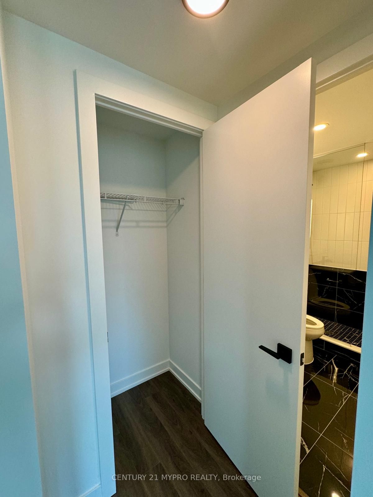 #3001 - 327 King Street Property Photo 5