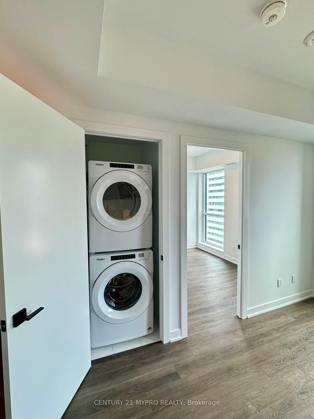 #3001 - 327 King Street Property Photo 6