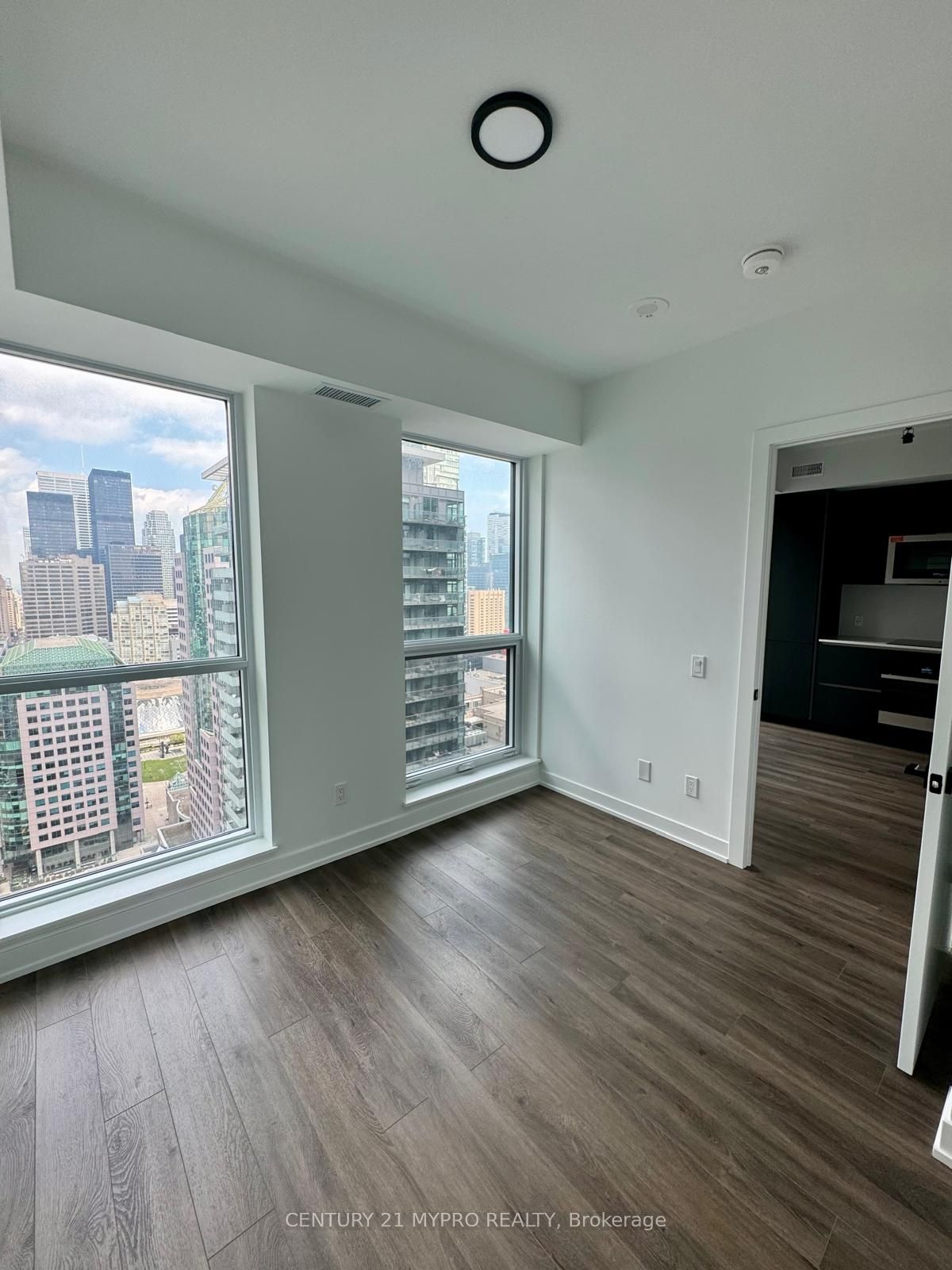#3001 - 327 King Street Property Photo 9