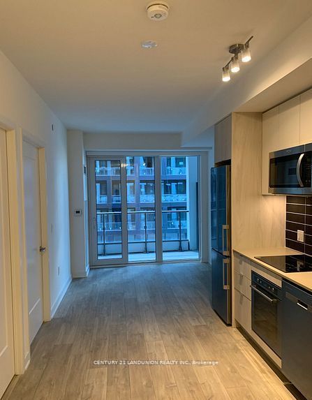 #644 - 121 Lower Sherbourne Street Property Photo 4