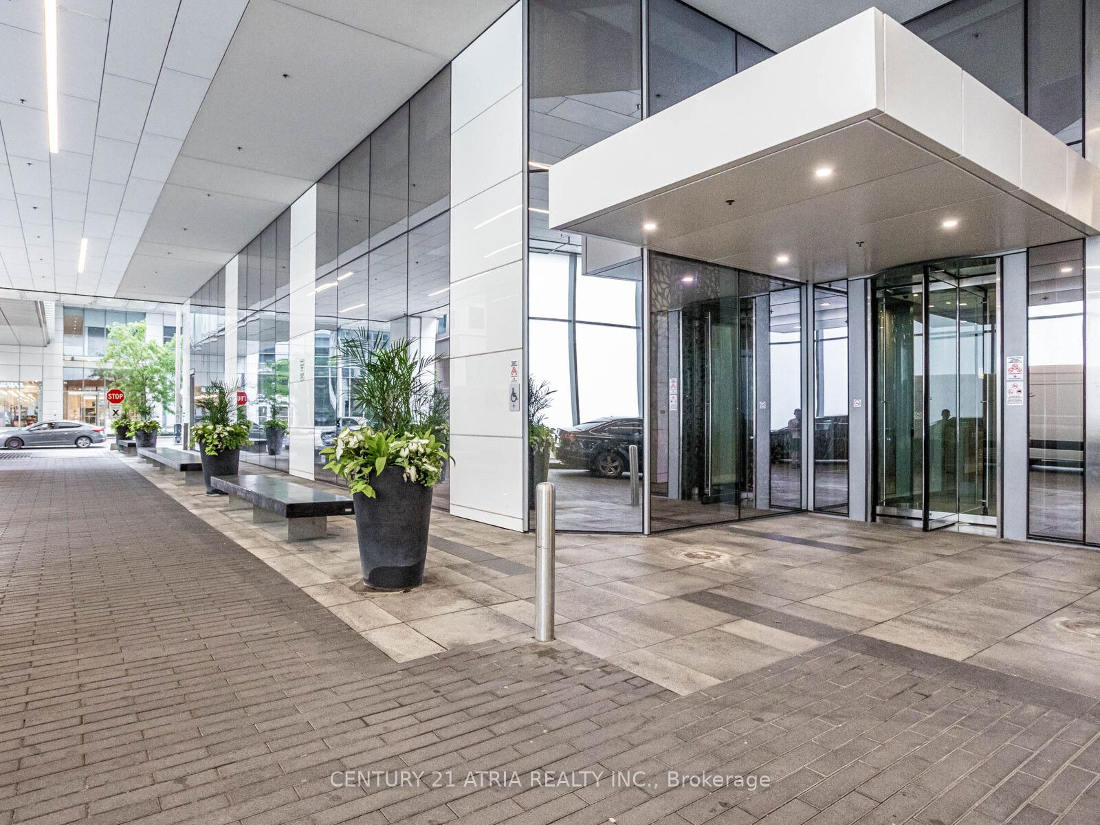 #1704 - 88 Harbour Street Property Photo 2