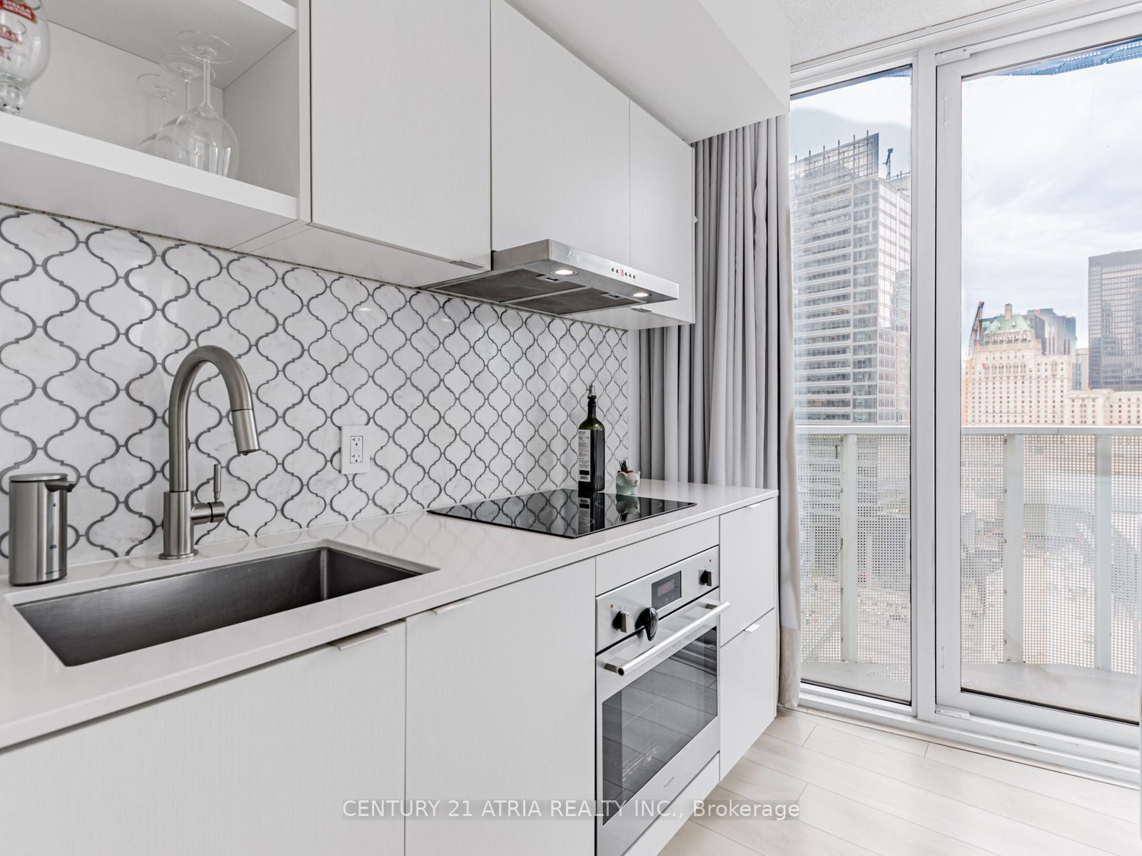 #1704 - 88 Harbour Street Property Photo 10
