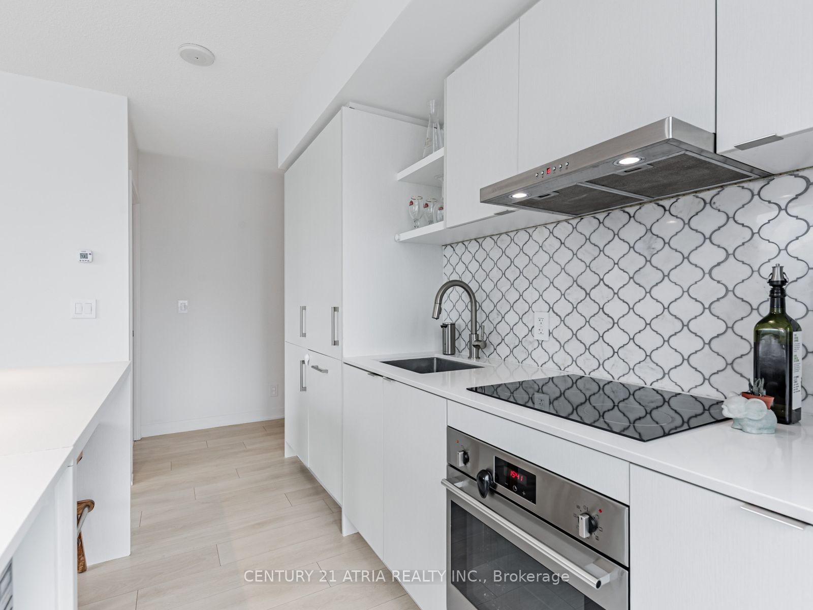 #1704 - 88 Harbour Street Property Photo 11