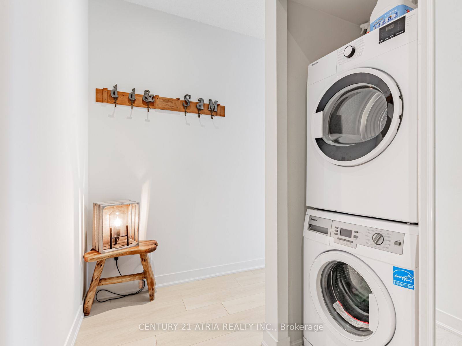#1704 - 88 Harbour Street Property Photo 19