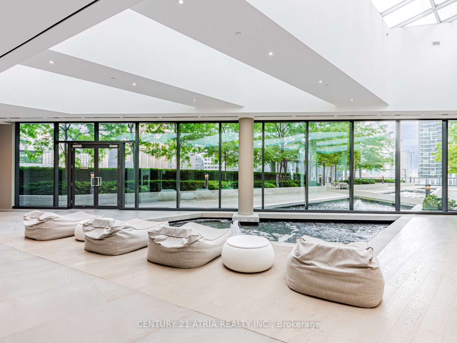 #1704 - 88 Harbour Street Property Photo 23