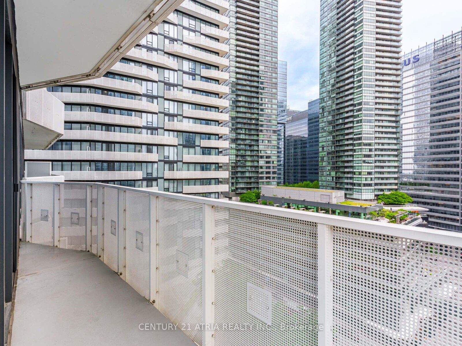 #1704 - 88 Harbour Street Property Photo 25