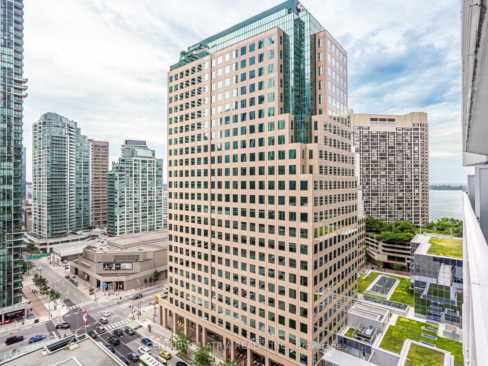 #1704 - 88 Harbour Street Property Photo 29