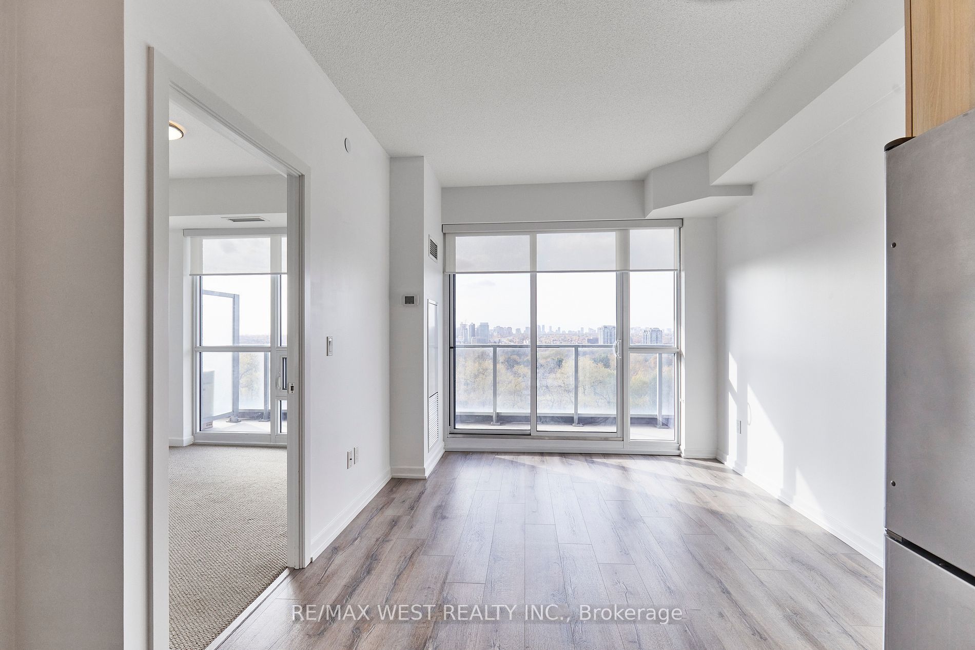 #521 - 52 Forest Manor Road Property Photo 8
