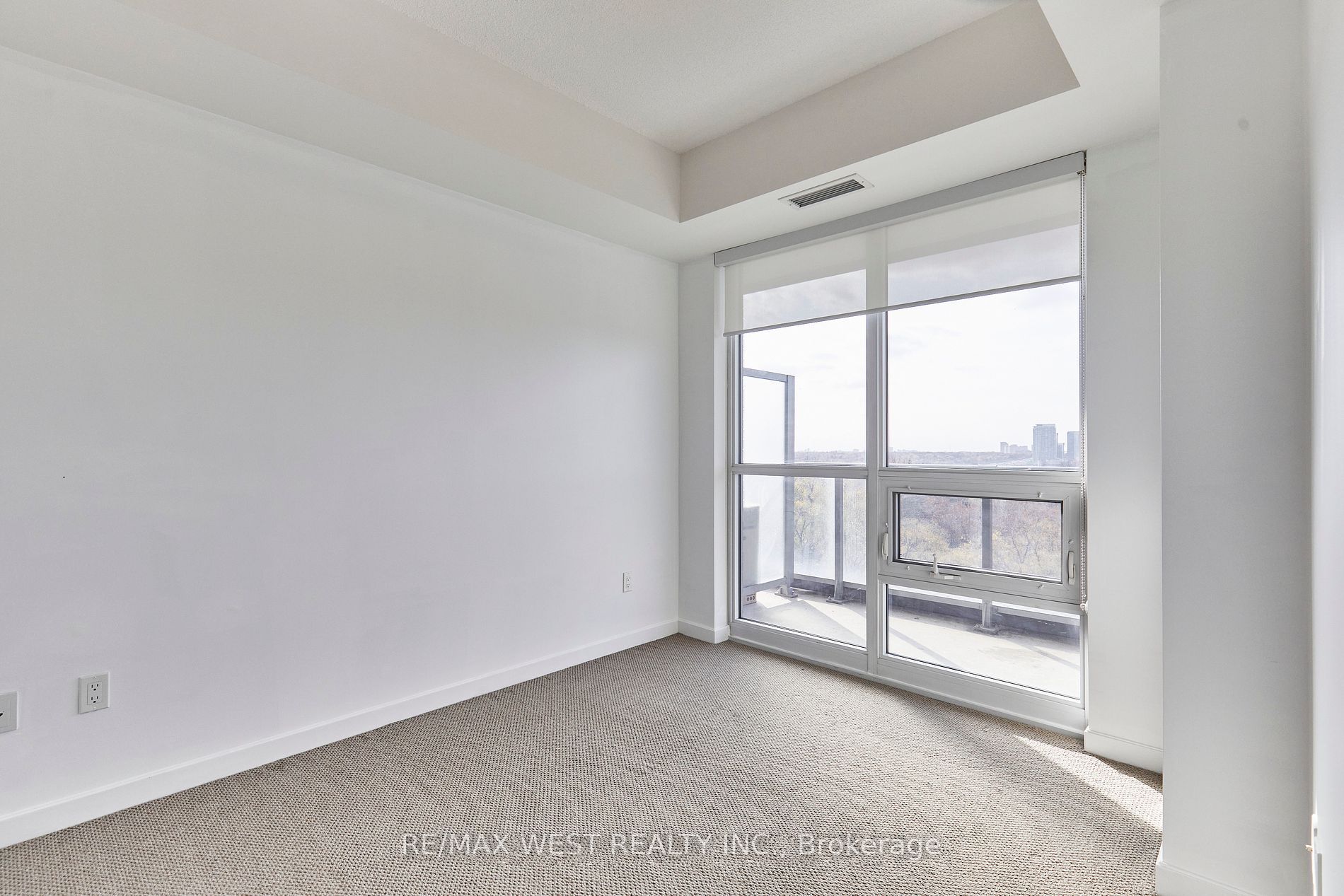 #521 - 52 Forest Manor Road Property Photo 10