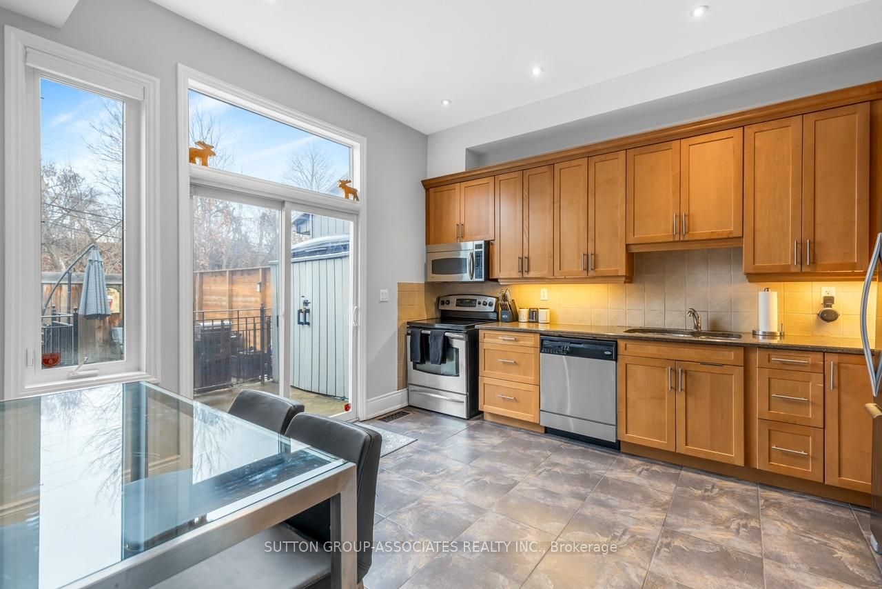 204 Macpherson Avenue Property Photo 7