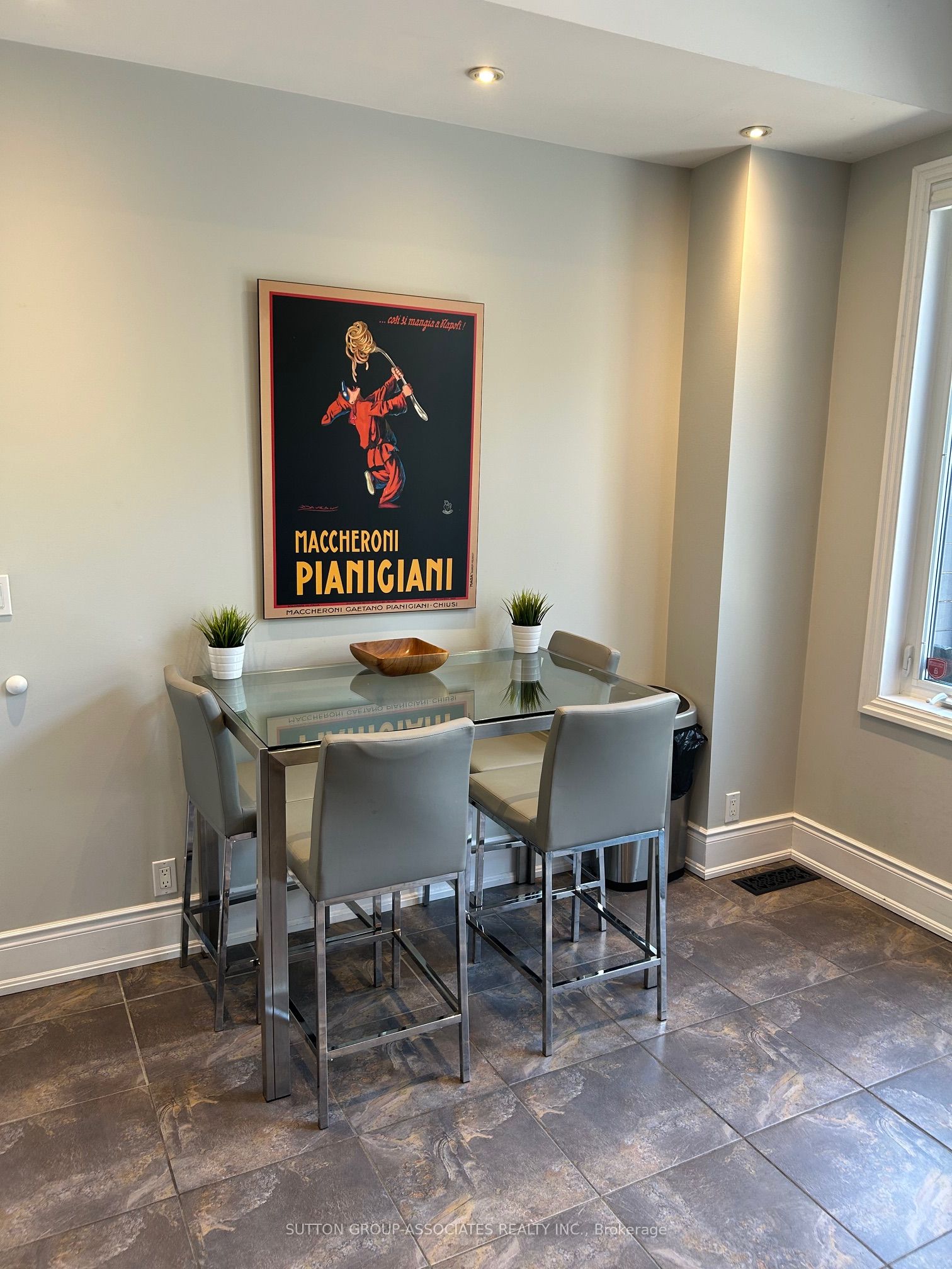 204 Macpherson Avenue Property Photo 8