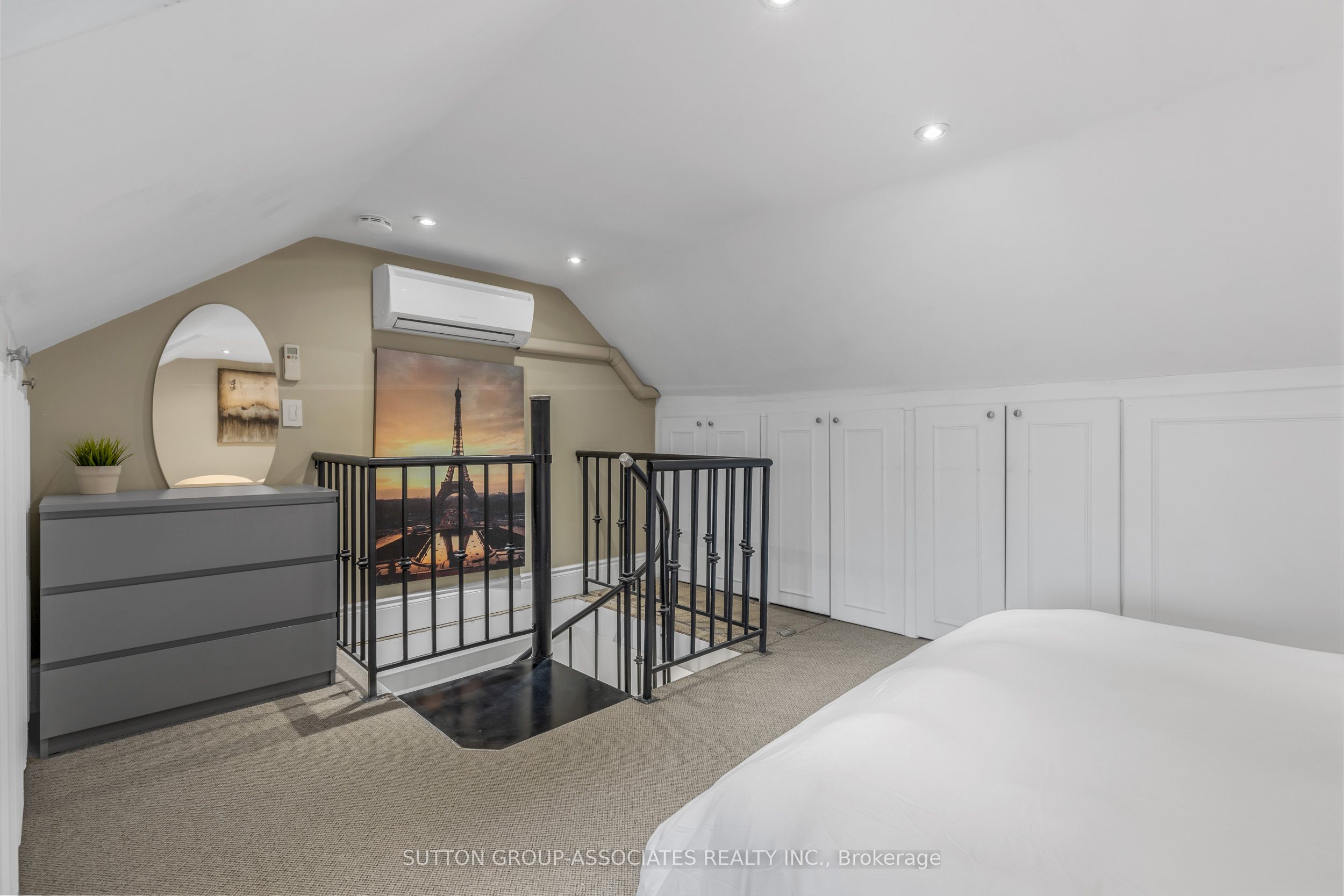 204 Macpherson Avenue Property Photo 12