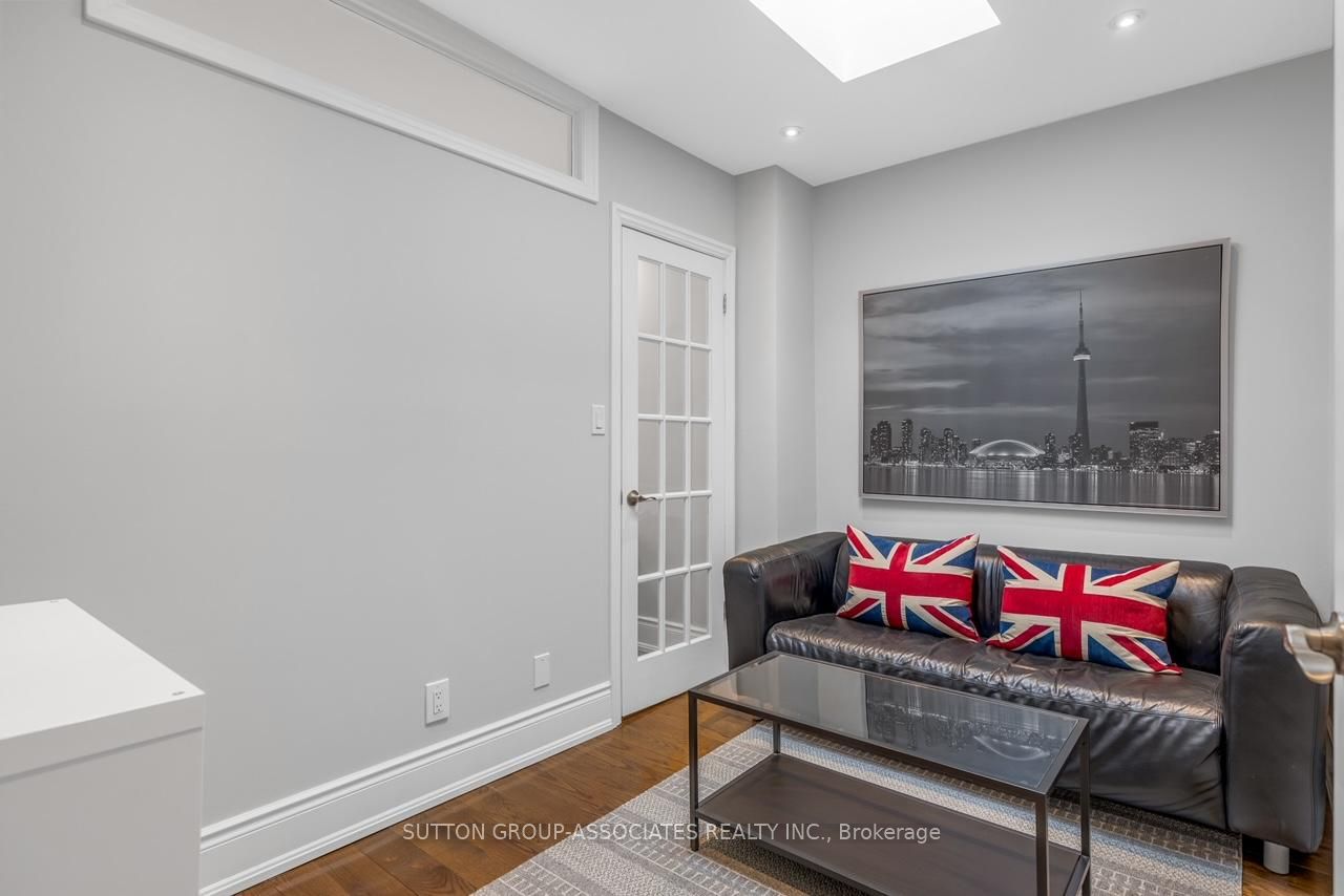 204 Macpherson Avenue Property Photo 20