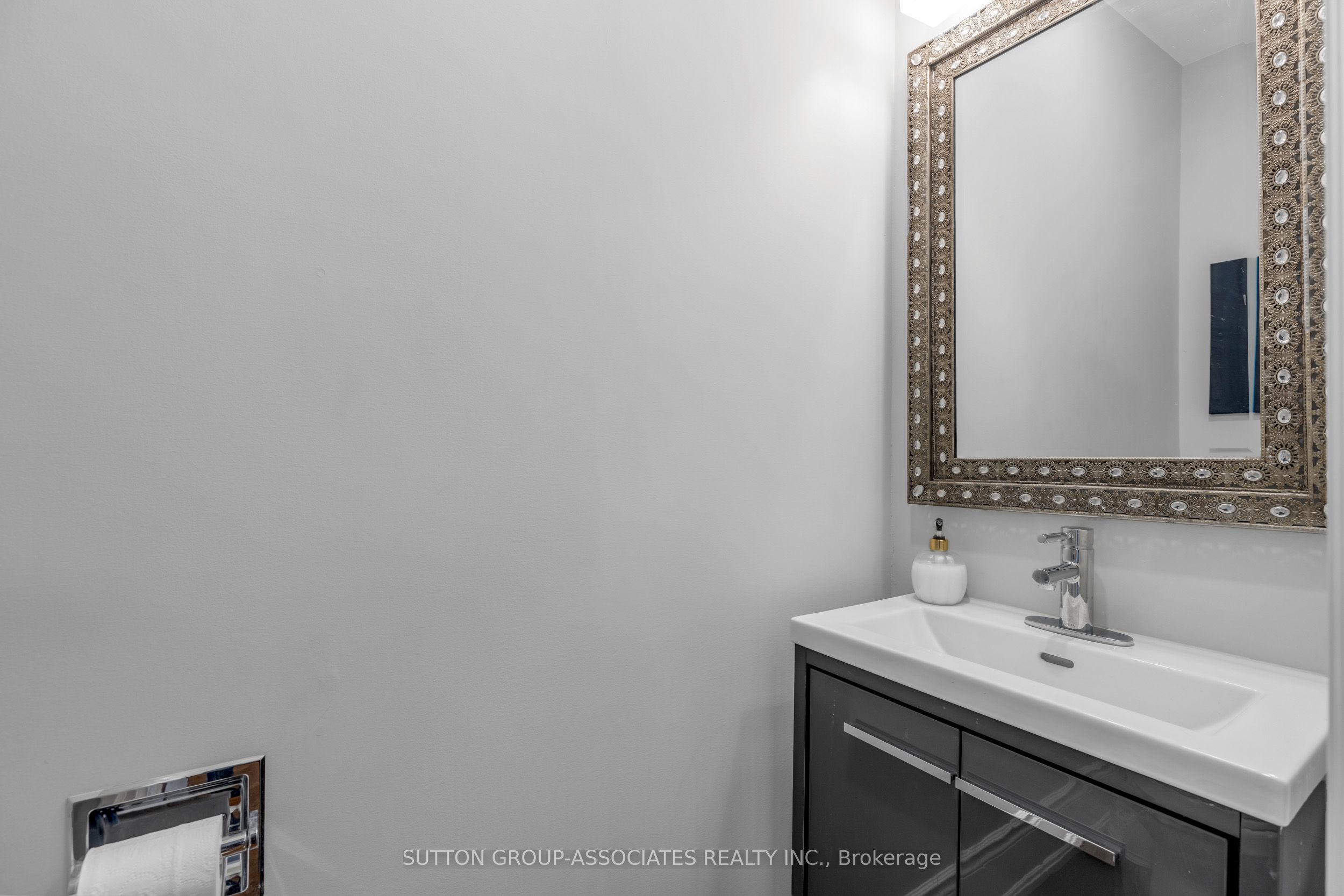 204 Macpherson Avenue Property Photo 22