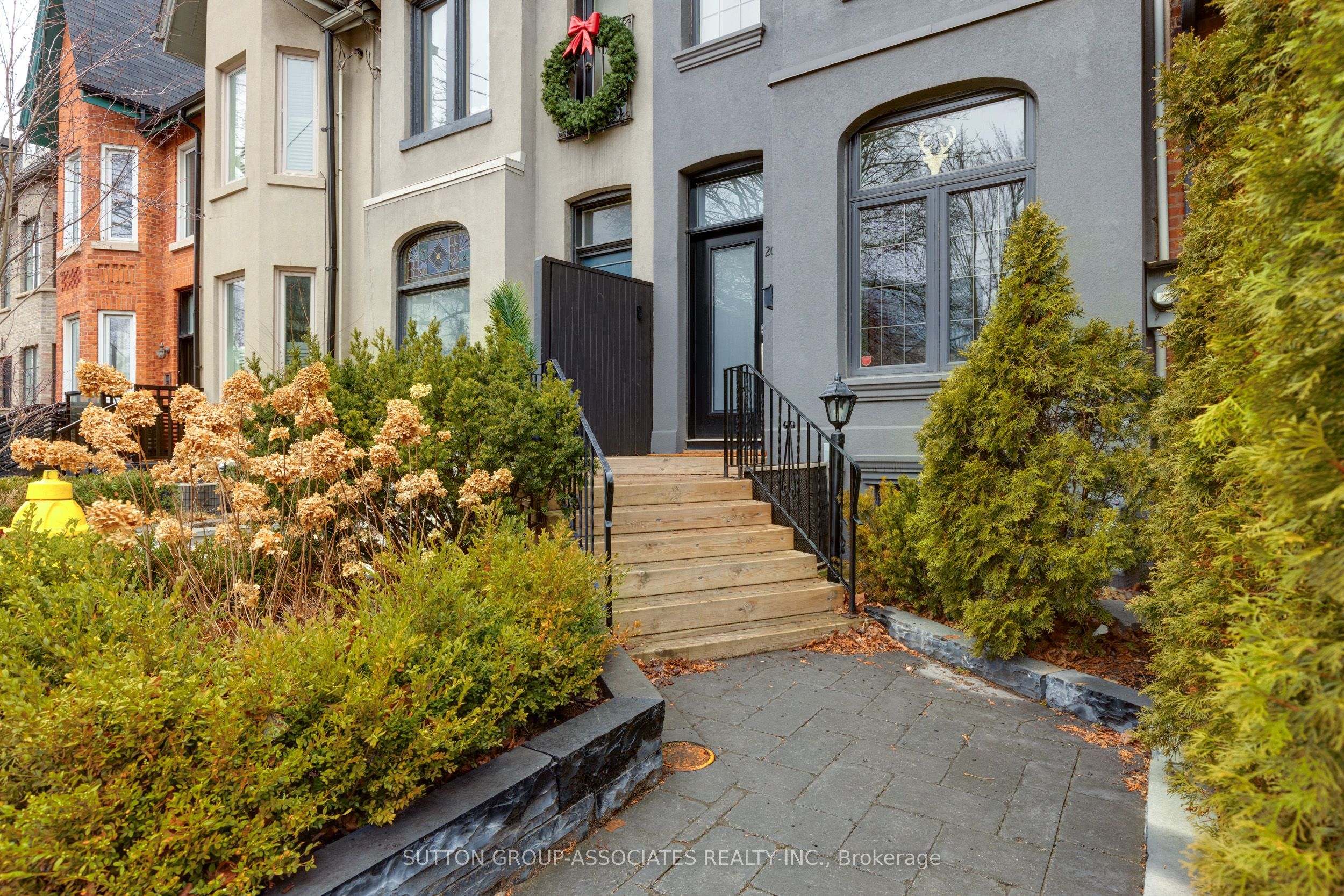 204 Macpherson Avenue Property Photo 23