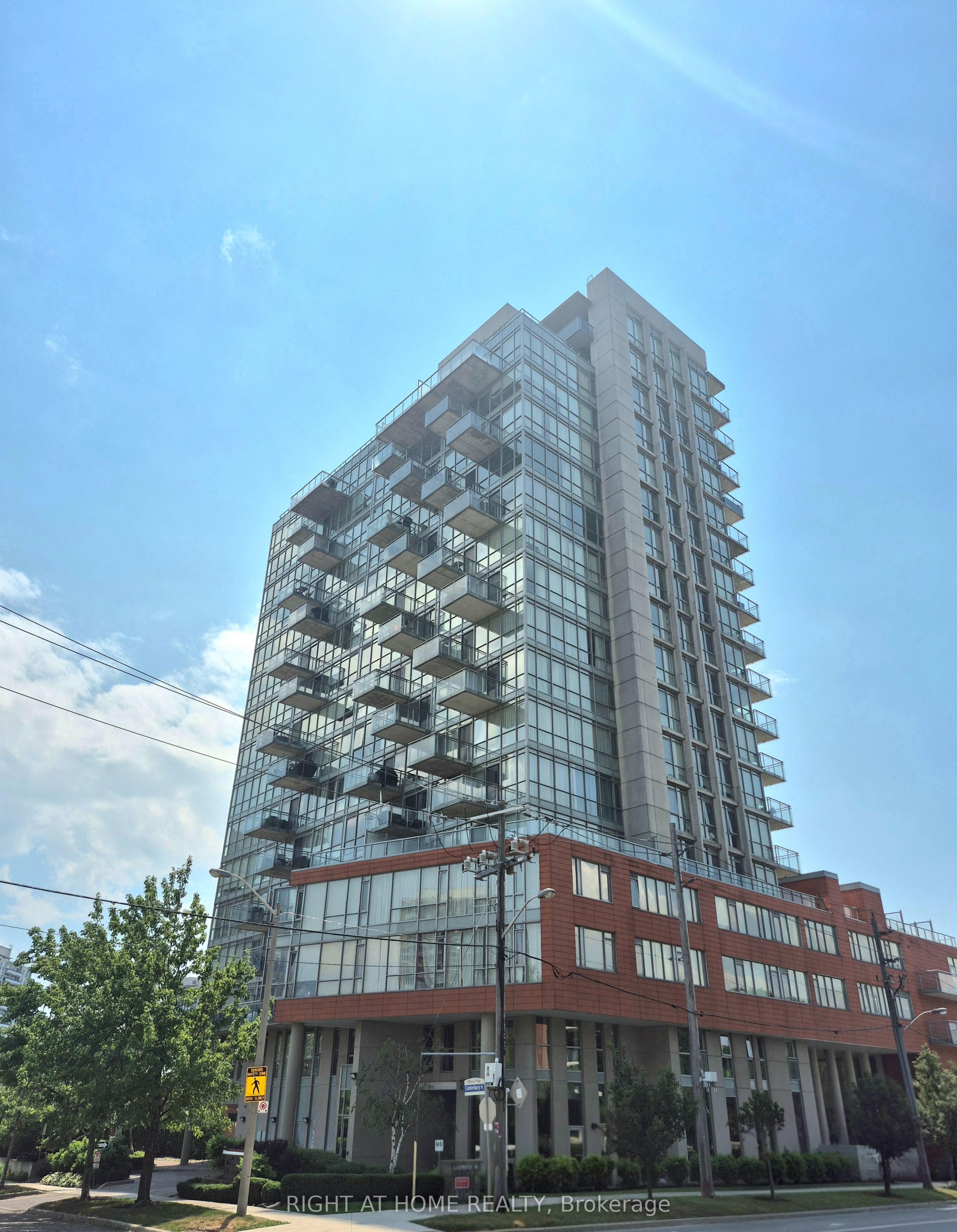 #902 - 30 Canterbury Place Property Photo 1