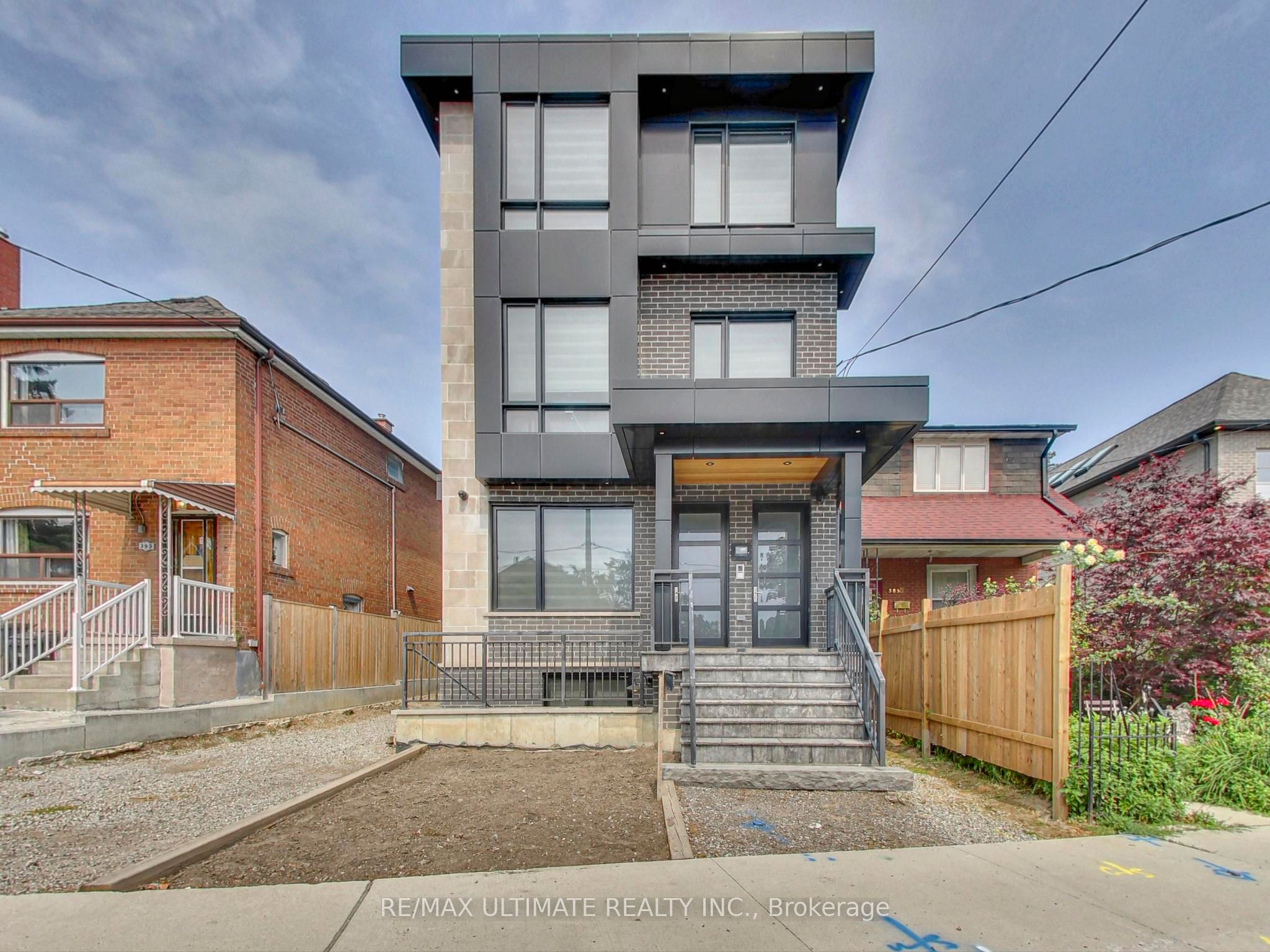 #101 - 387 Glenholme Avenue Property Photo 1