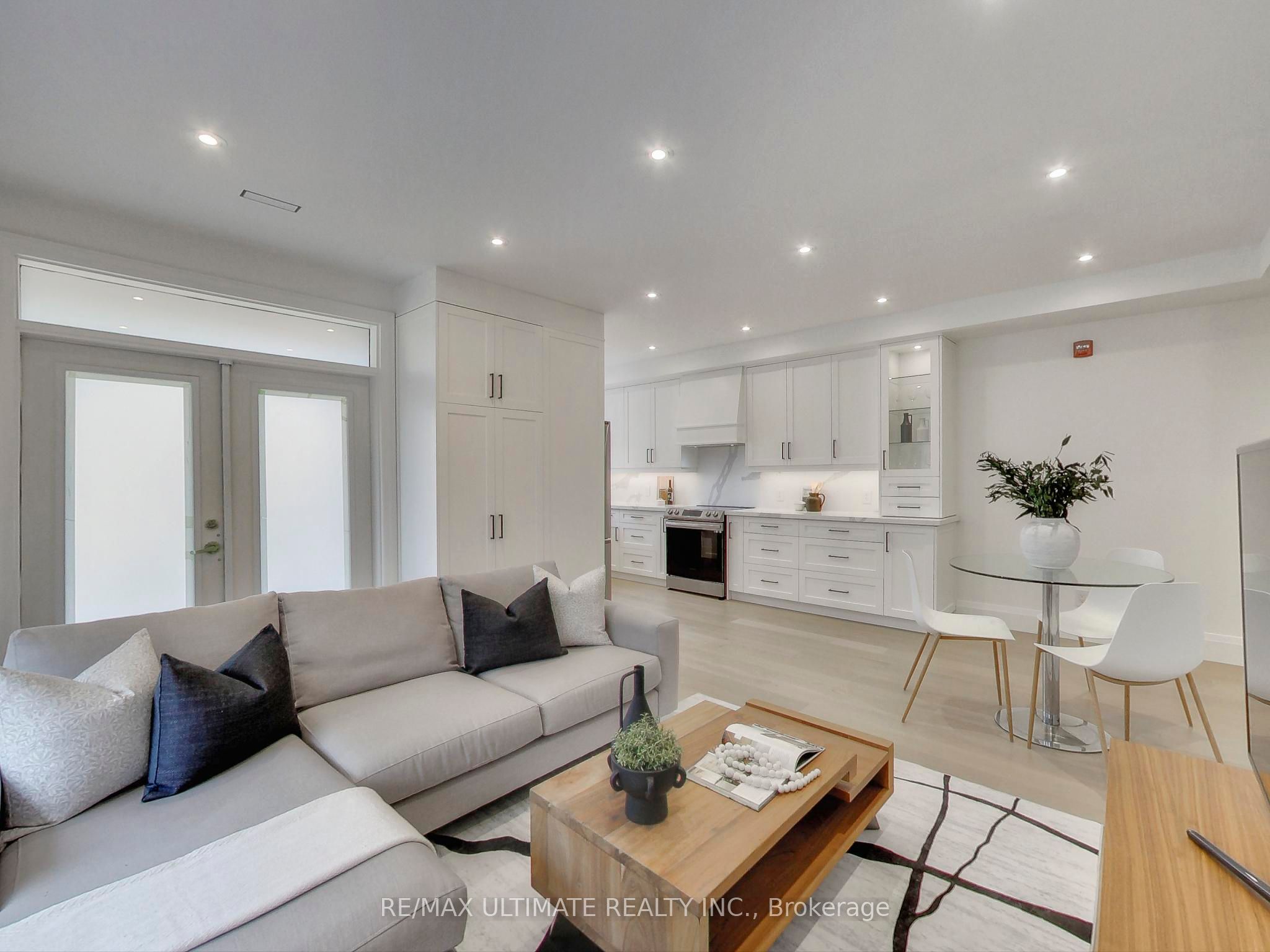 #101 - 387 Glenholme Avenue Property Photo 7
