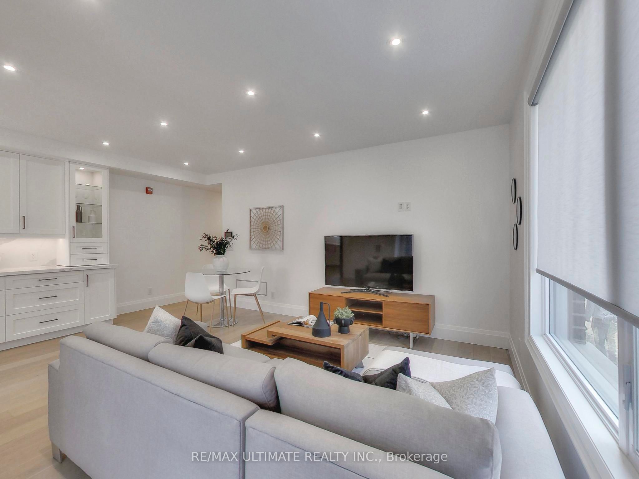 #101 - 387 Glenholme Avenue Property Photo 10