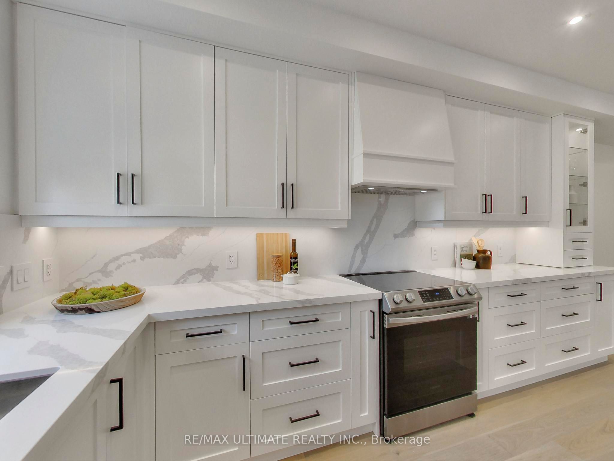 #101 - 387 Glenholme Avenue Property Photo 13