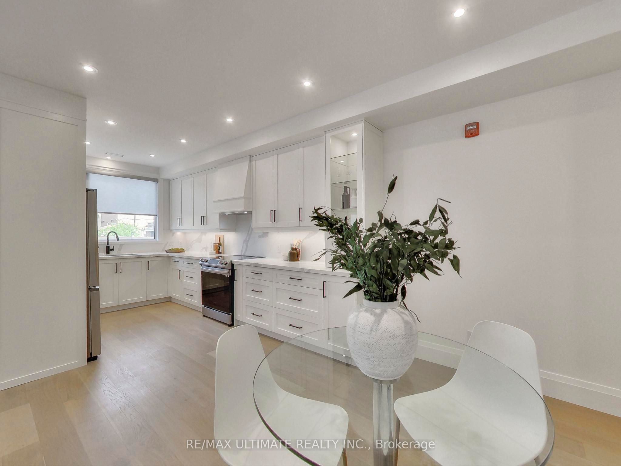 #101 - 387 Glenholme Avenue Property Photo 16