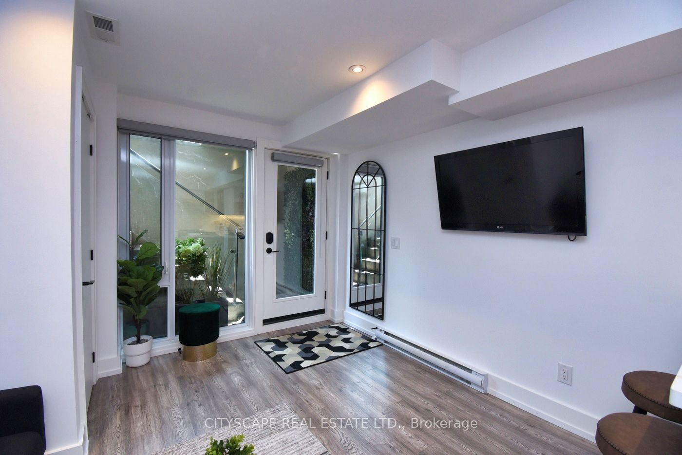 #b - 703 Markham Street Property Photo 2