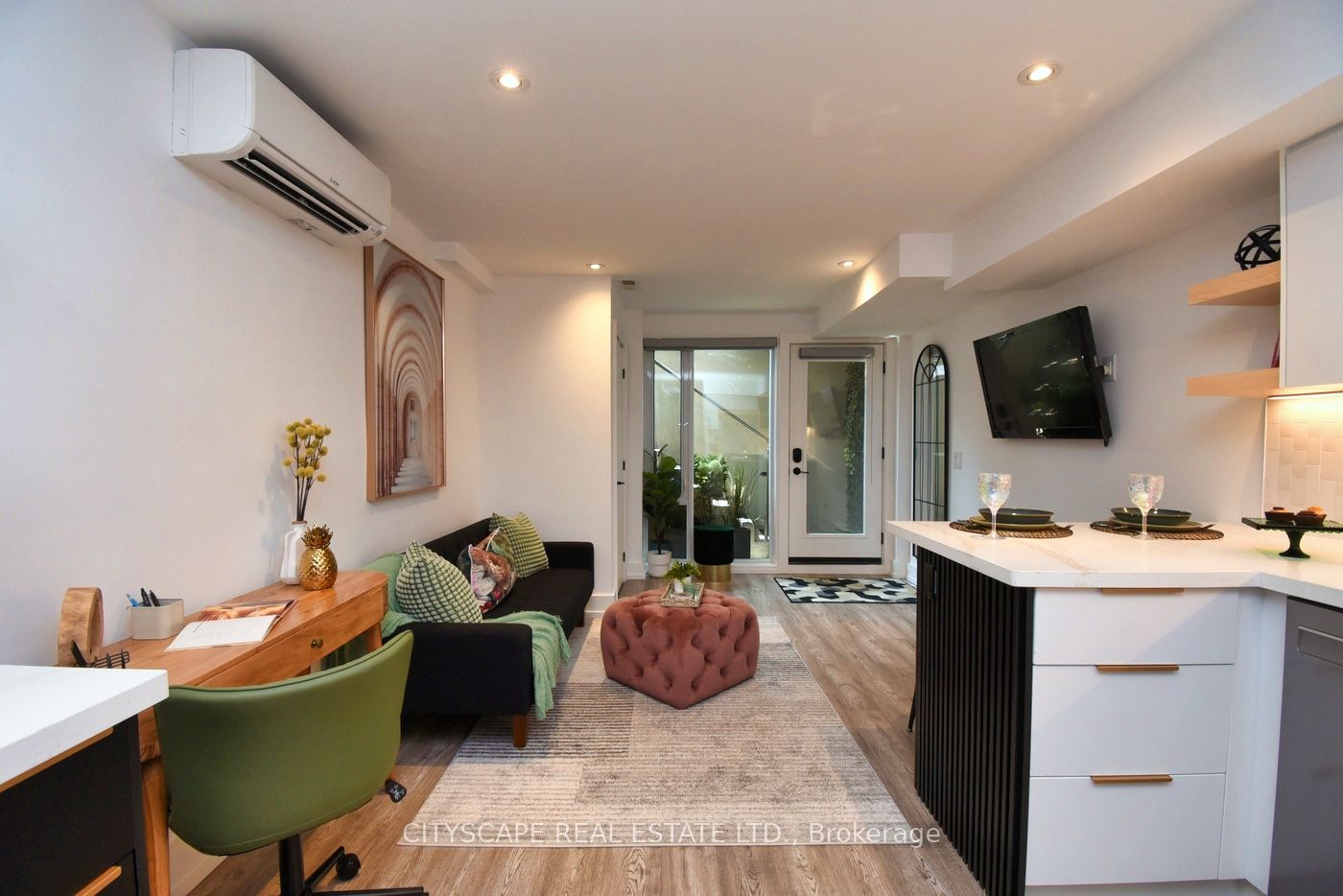 #b - 703 Markham Street Property Photo 11