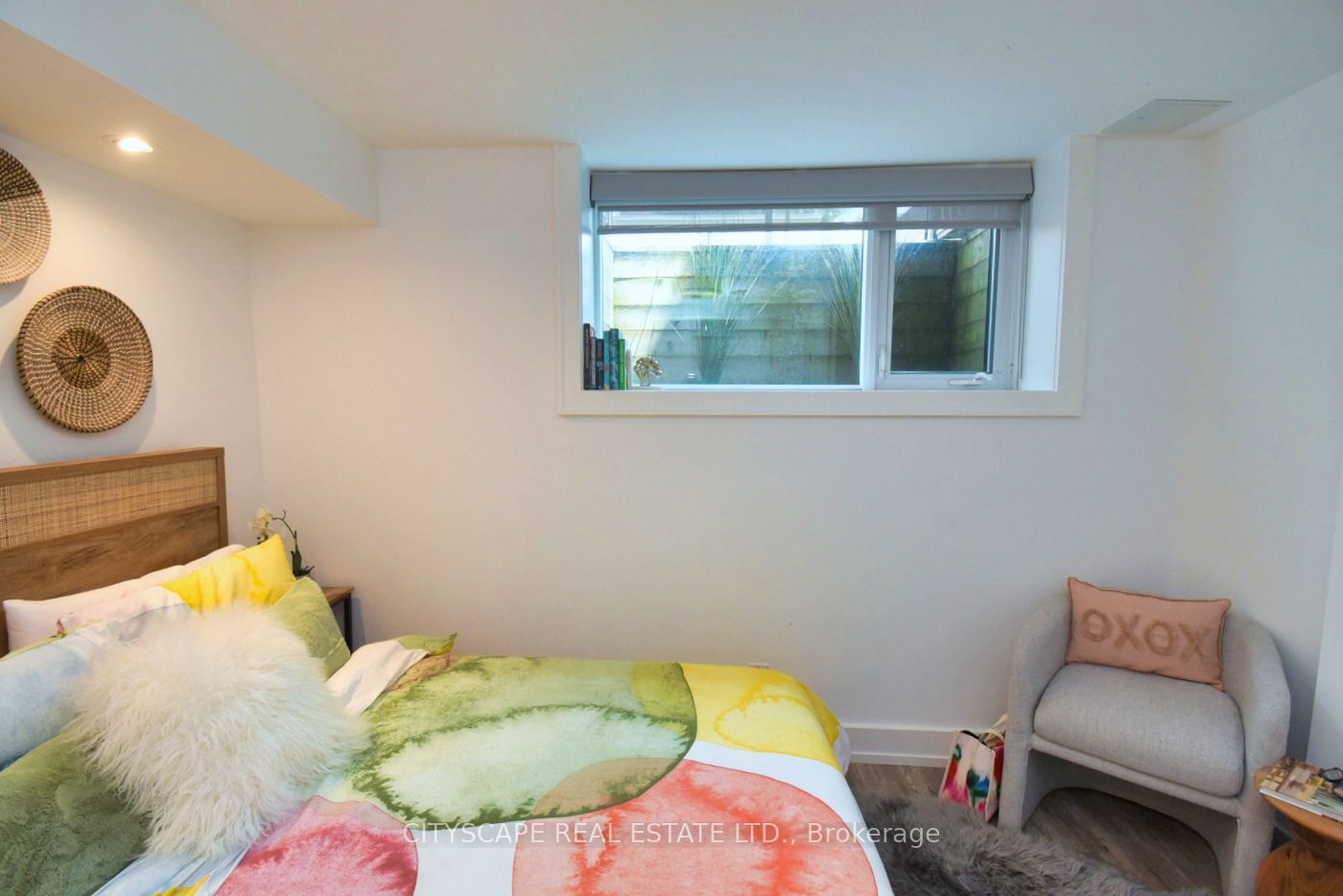 #b - 703 Markham Street Property Photo 12