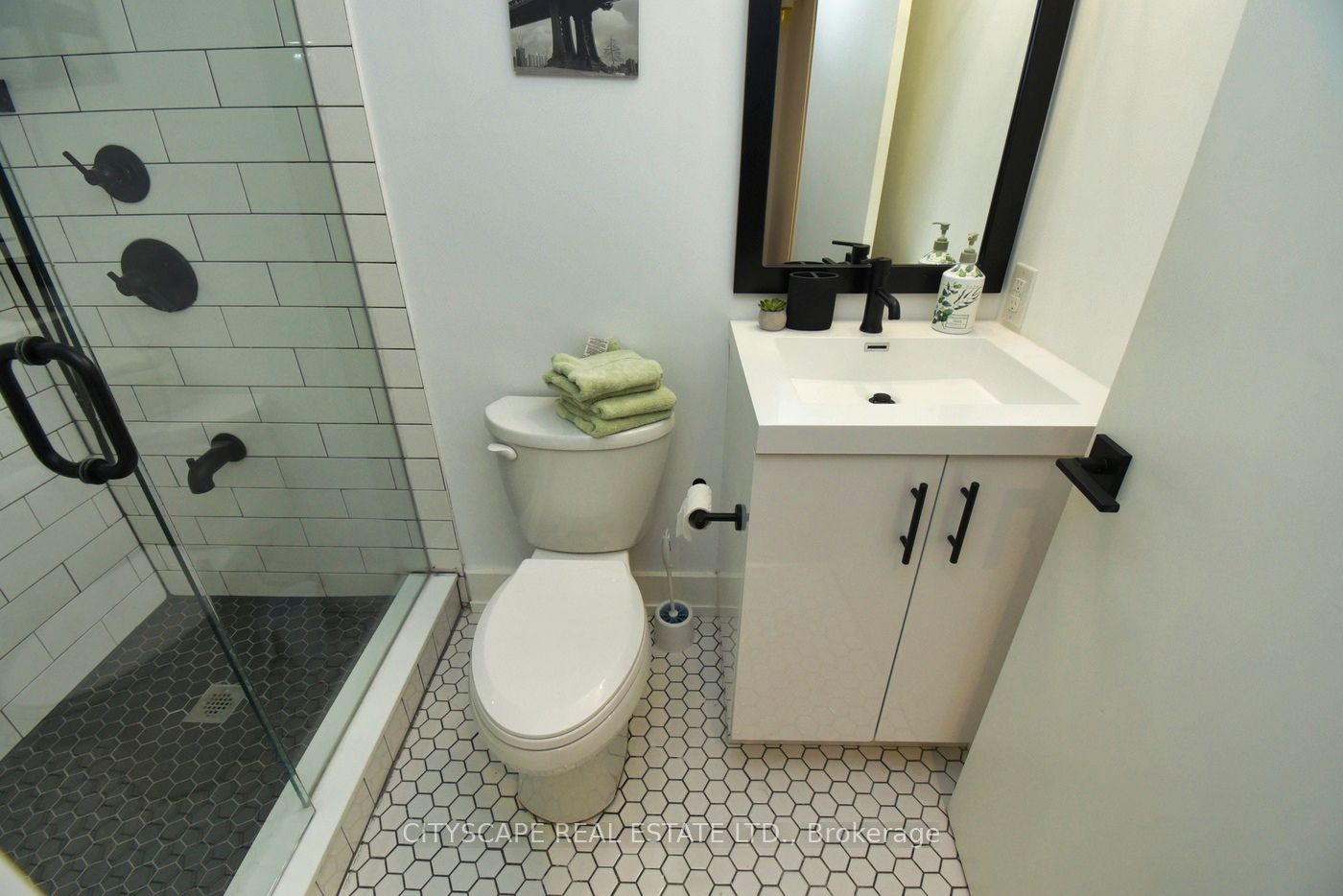 #b - 703 Markham Street Property Photo 14