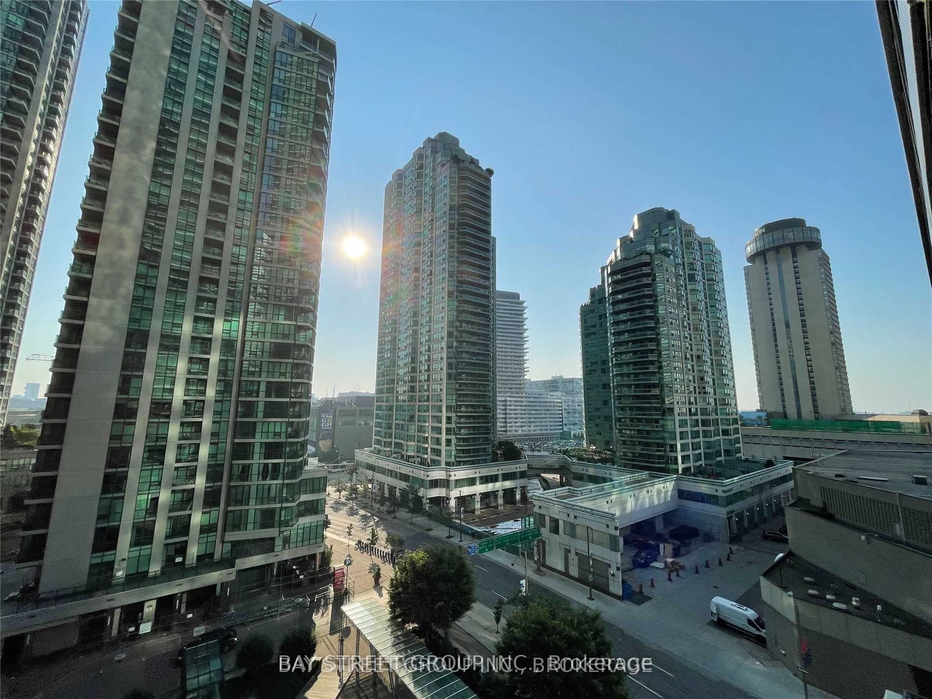 #807 - 33 Bay Street Property Photo 10