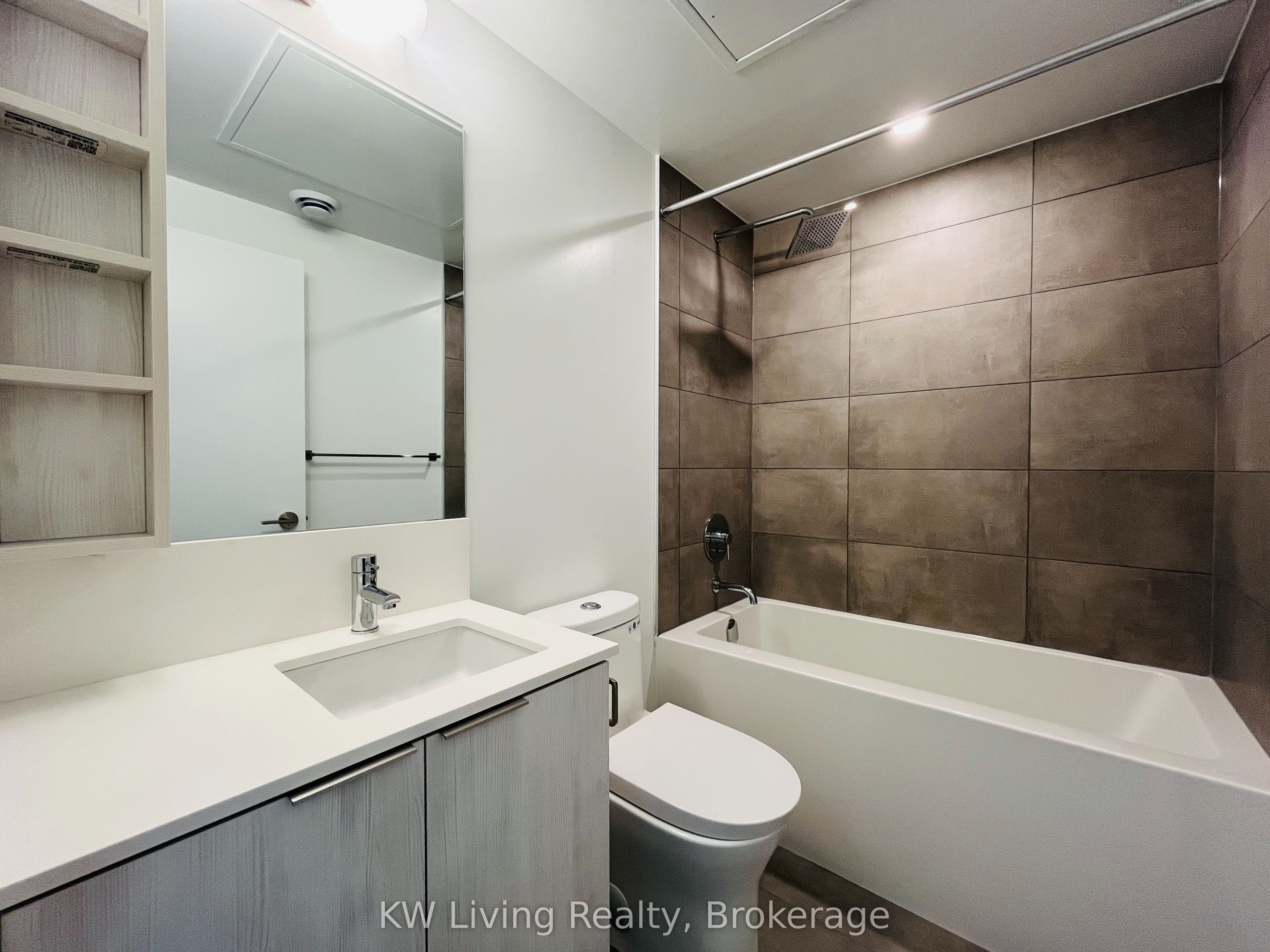 #5007 - 8 Wellesley Street Property Photo 1