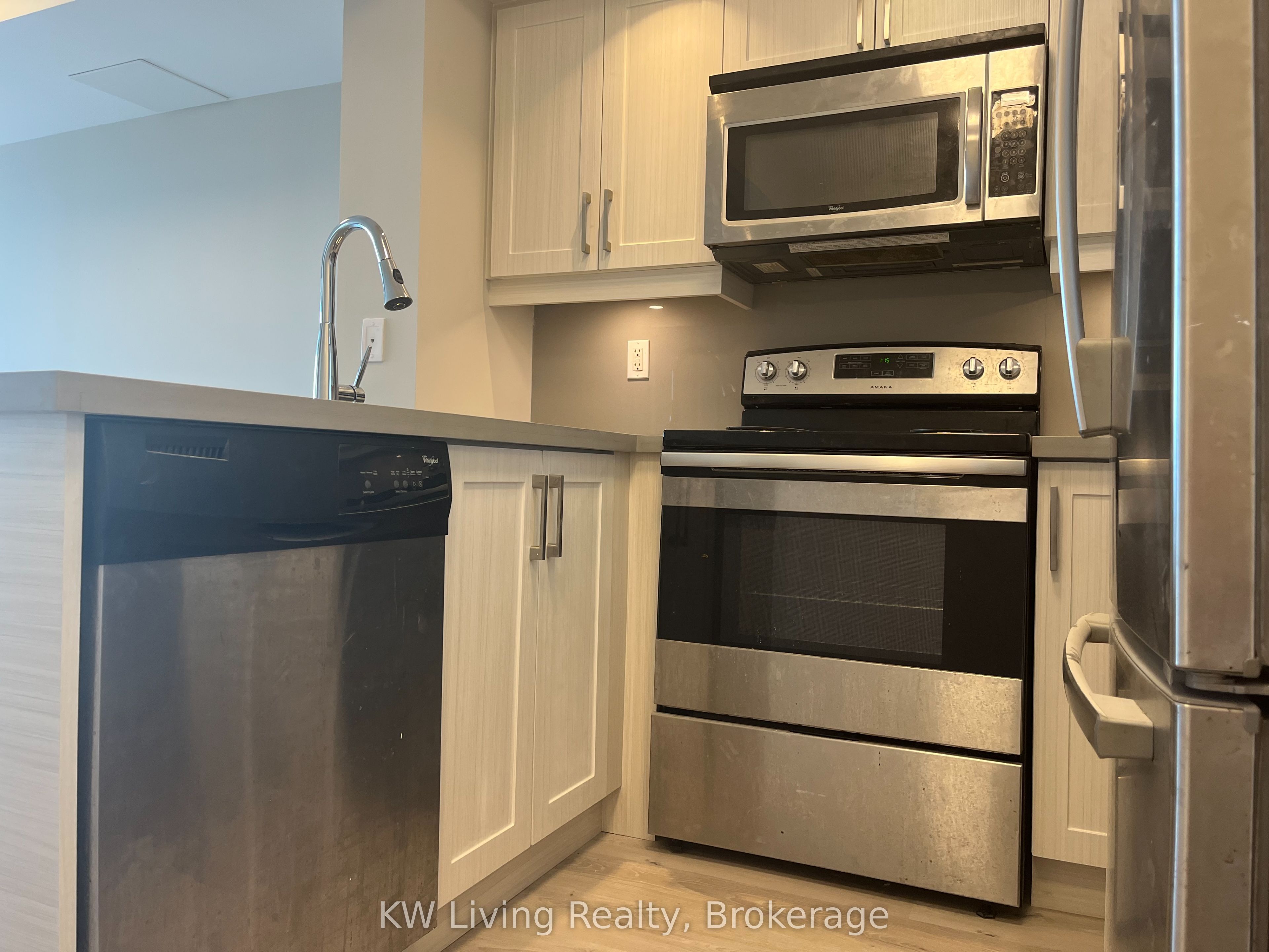 #604 - 75 East Liberty Street Property Photo 3
