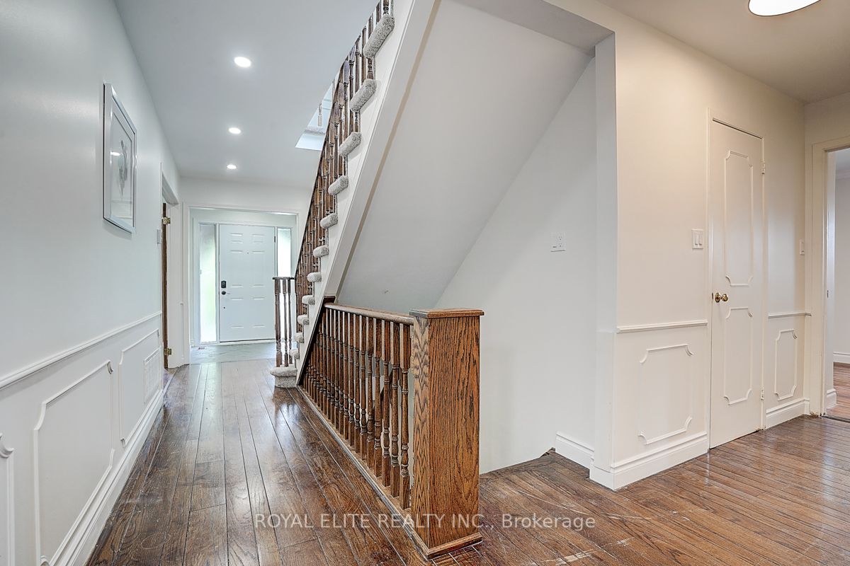 11 Abbeywood Trail Property Photo 11