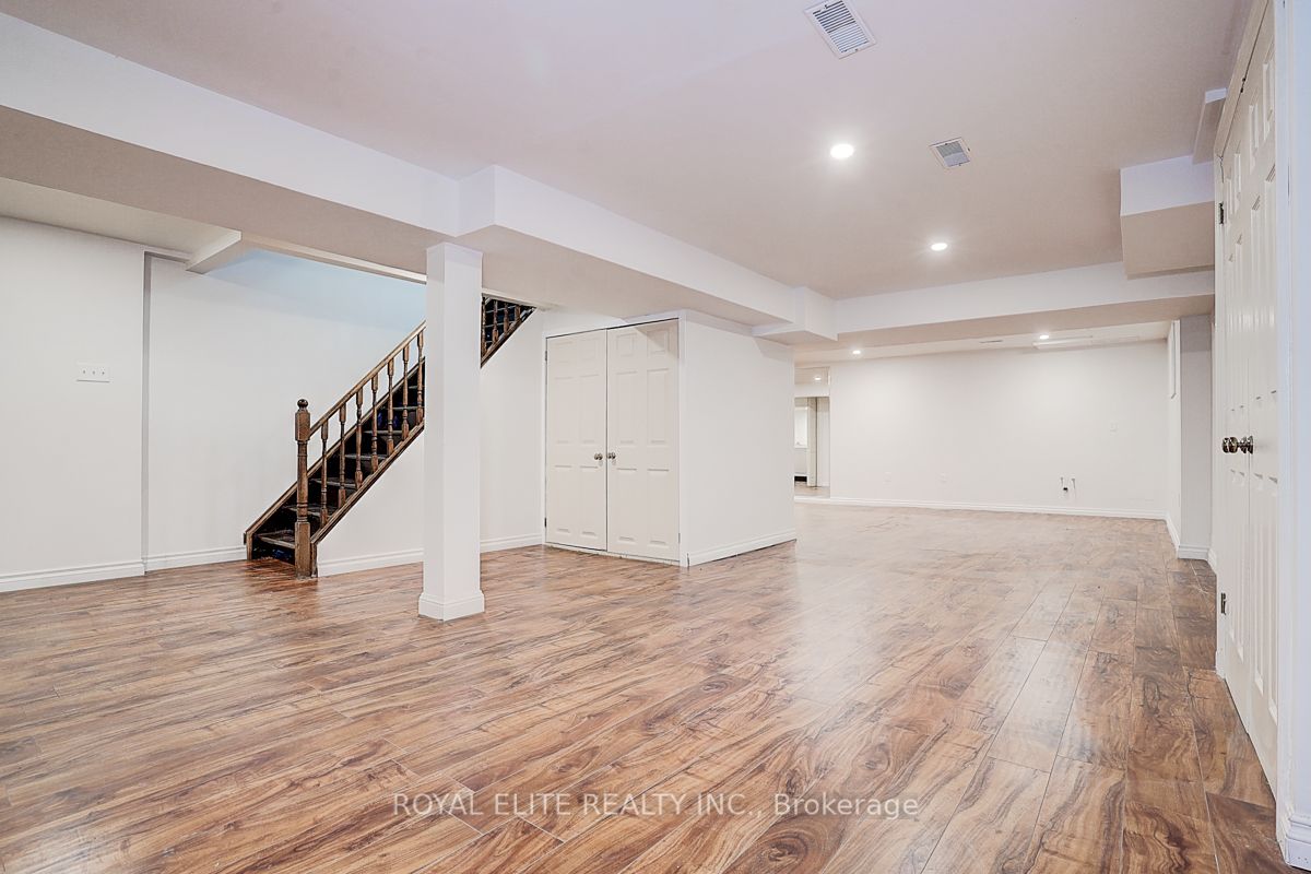 11 Abbeywood Trail Property Photo 43