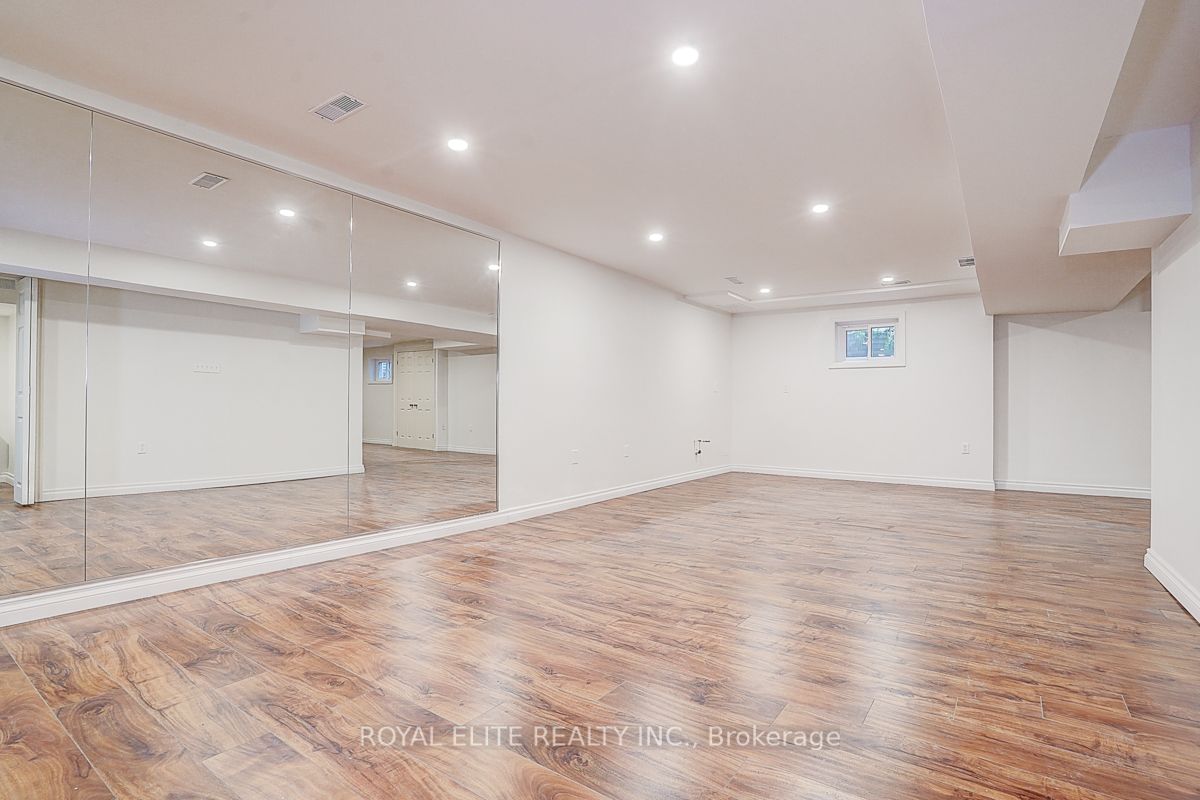 11 Abbeywood Trail Property Photo 46