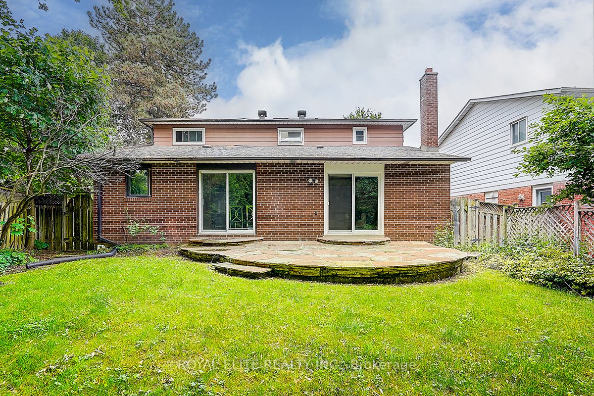 11 Abbeywood Trail Property Photo 49