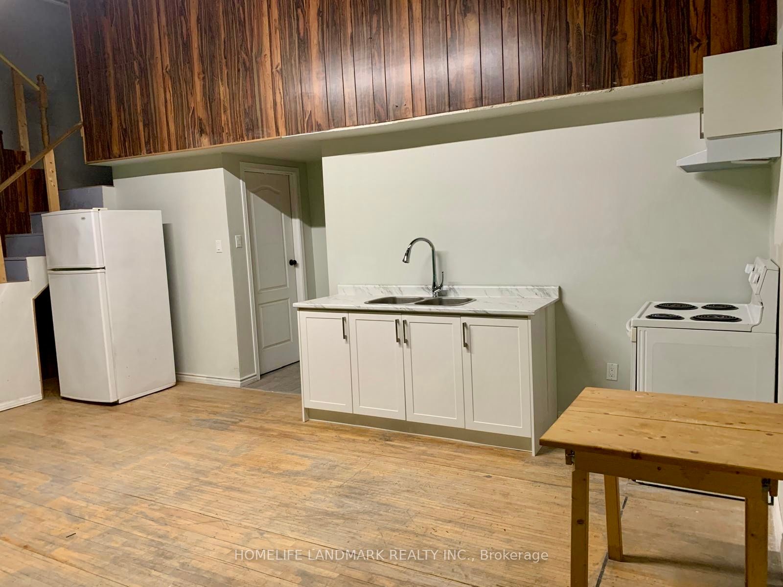 #2 - 450 Spadina Avenue Property Photo 1