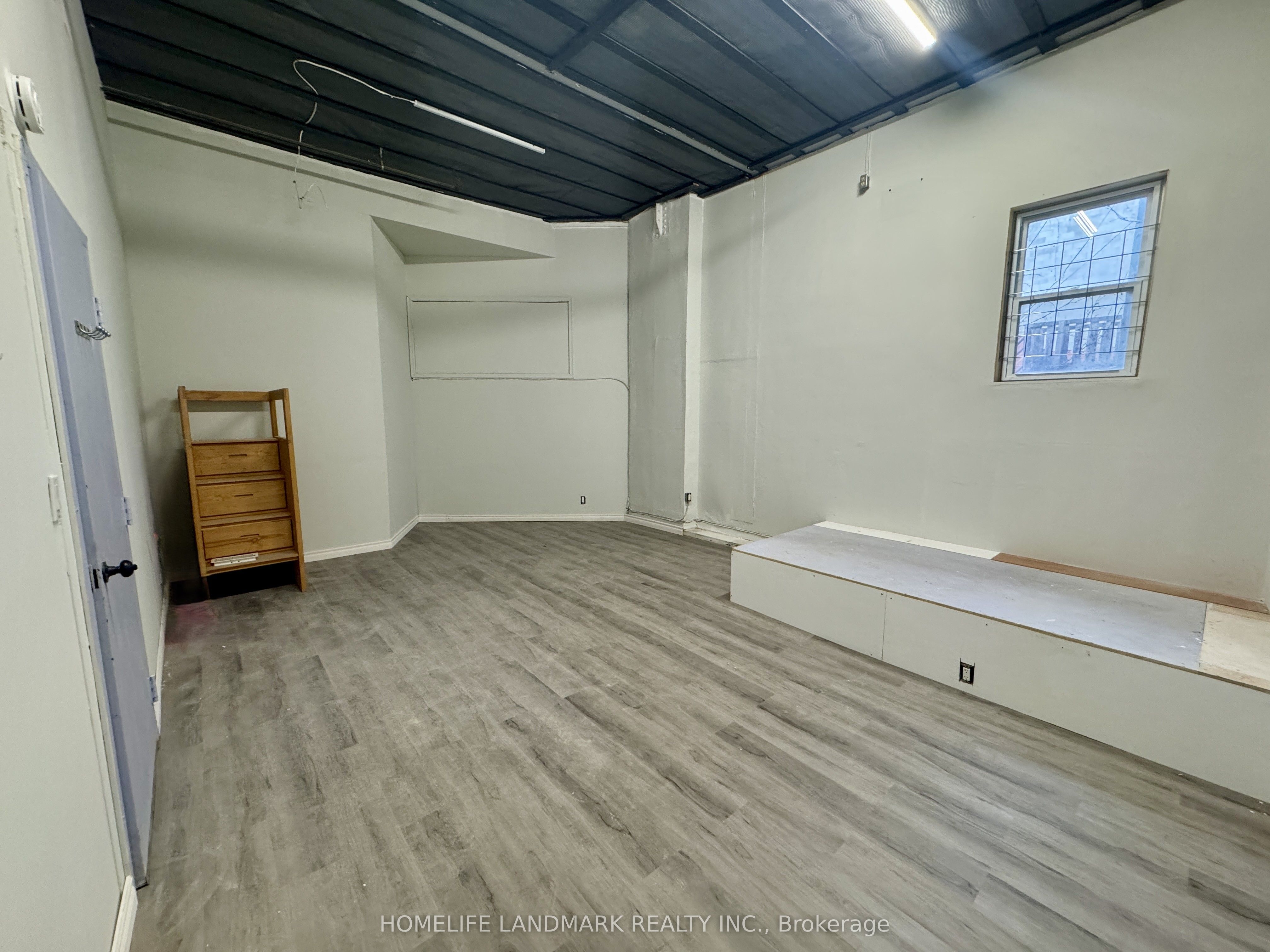 #2 - 450 Spadina Avenue Property Photo 4