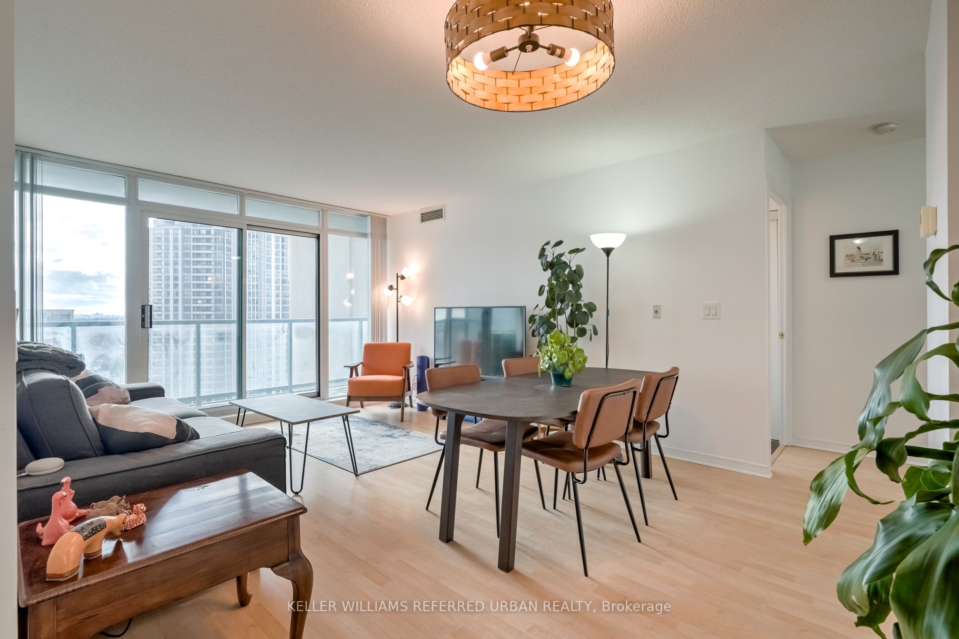 #1605 - 5500 Yonge Street Property Photo 8