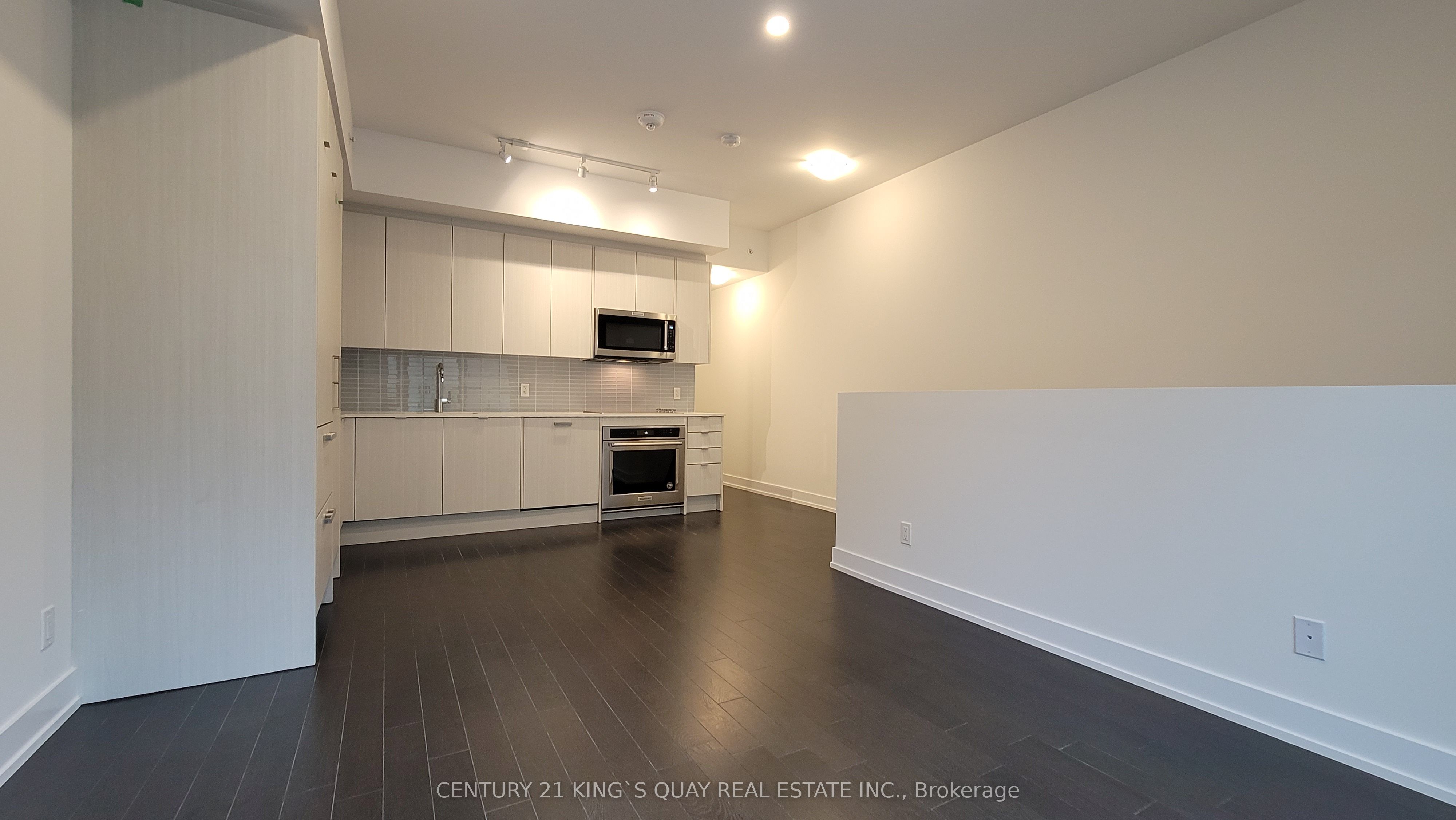 #th3 - 175 Pears Avenue Property Photo 7