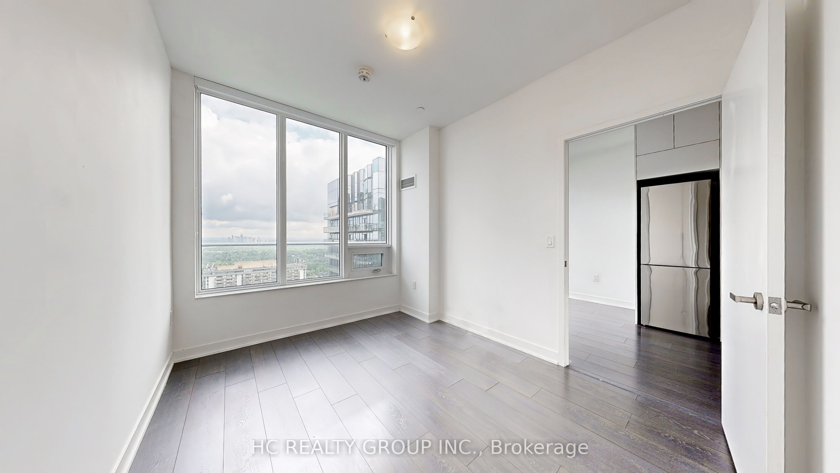 #ph01 Nt - 99 Broadway Avenue Property Photo 10