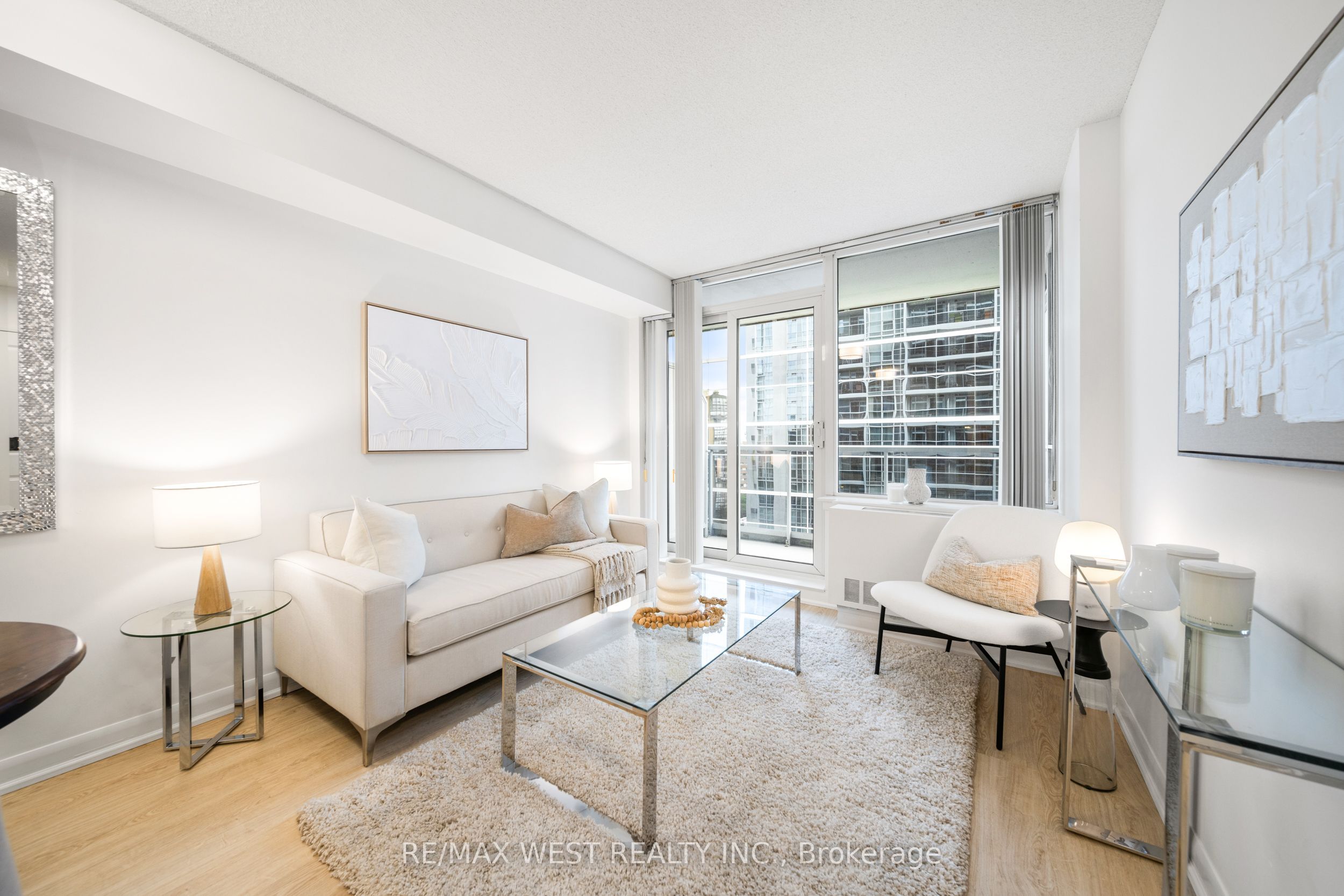 #1912 - 4978 Yonge Street Property Photo 4