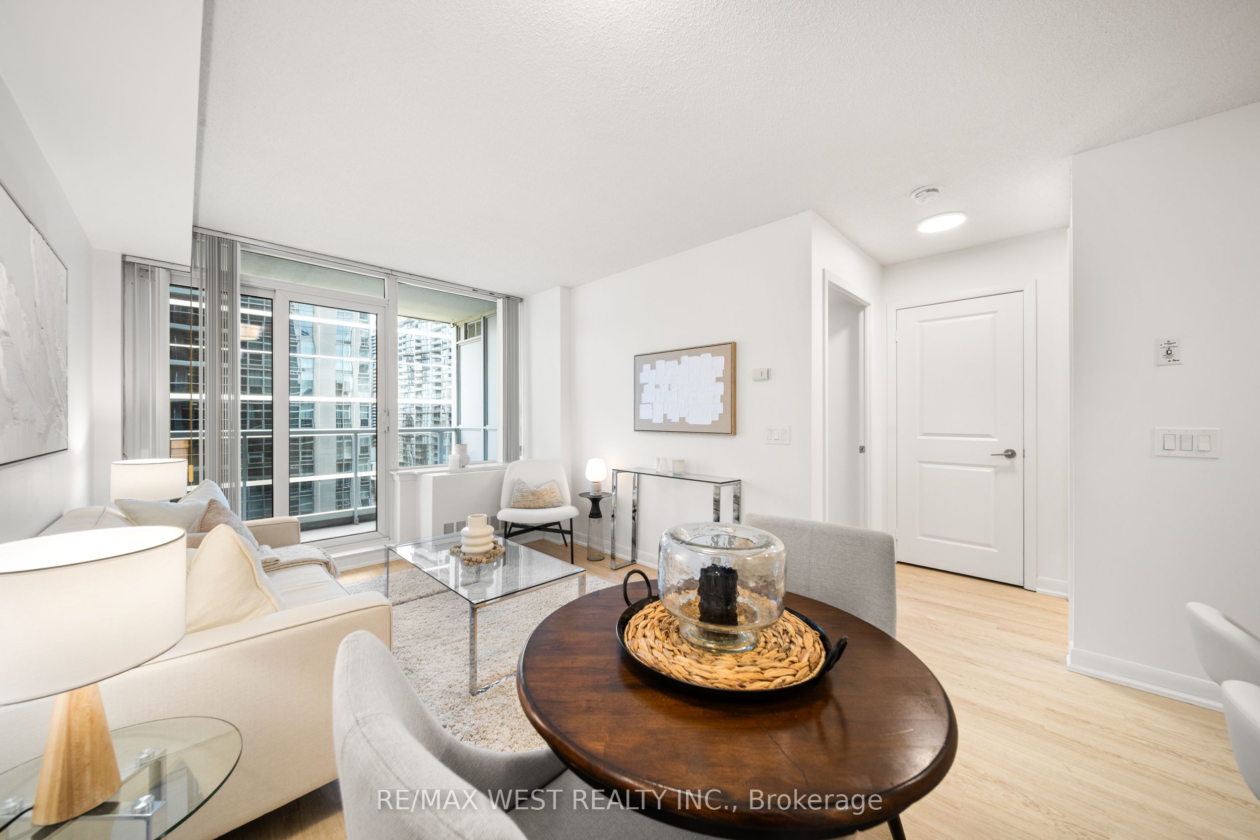 #1912 - 4978 Yonge Street Property Photo 8