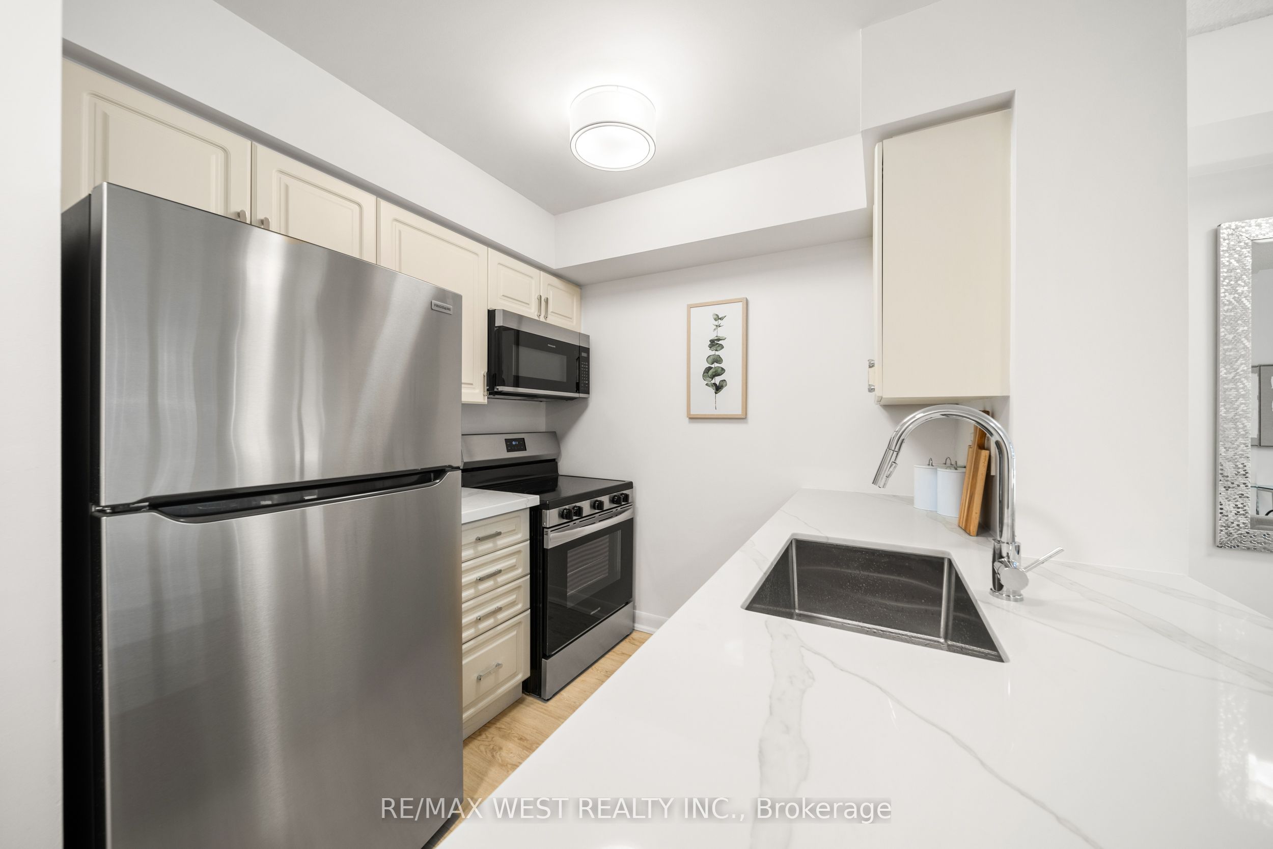 4978 Yonge Street 1912 Property Photo 7