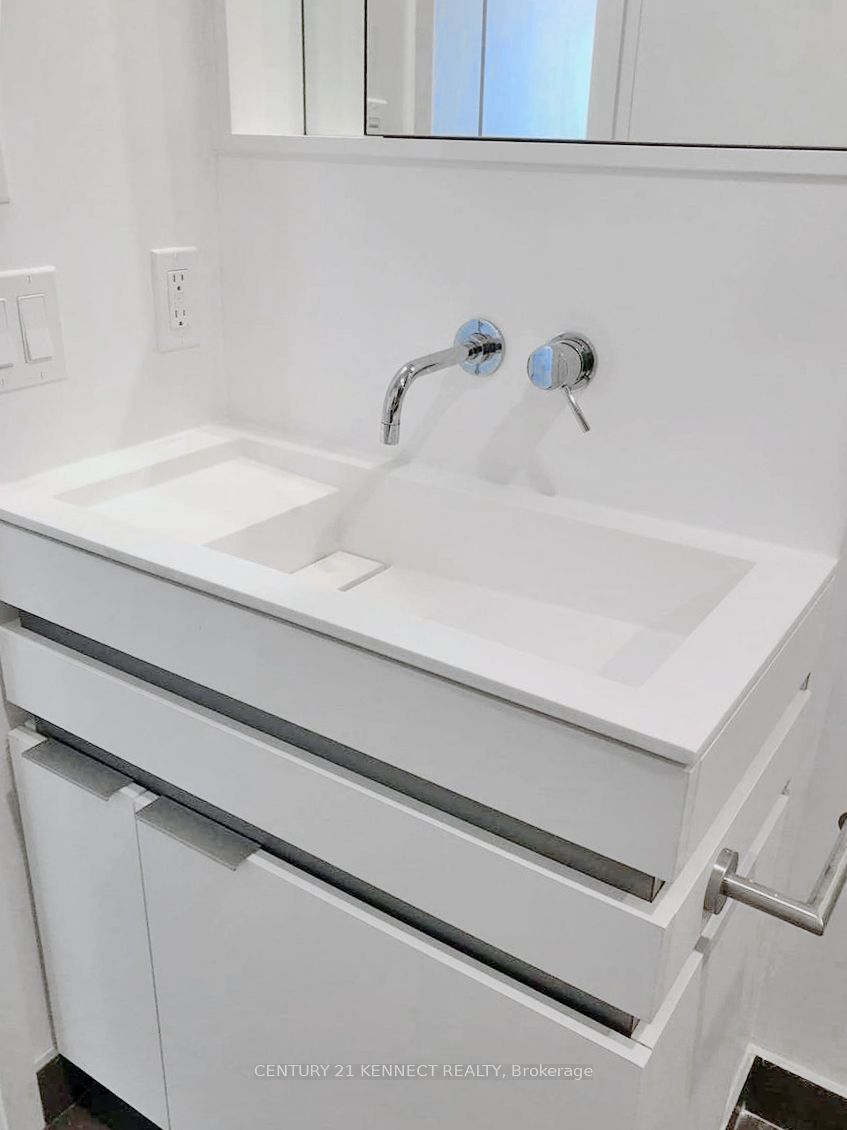 #3310 - 197 Yonge Street Property Photo 19