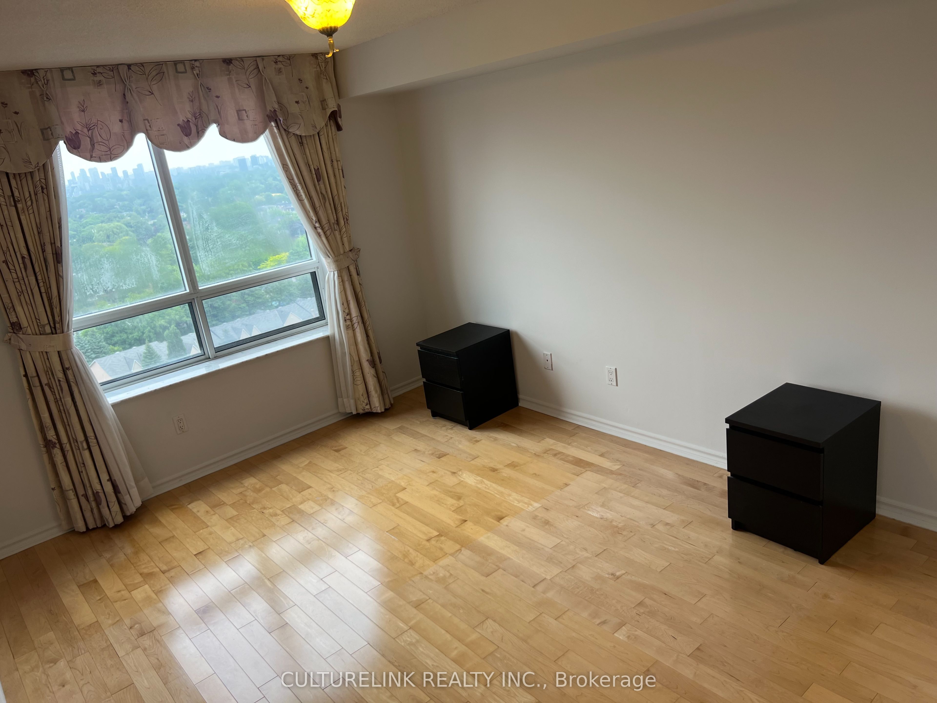 #2116 - 18 Sommerset Way Property Photo 15