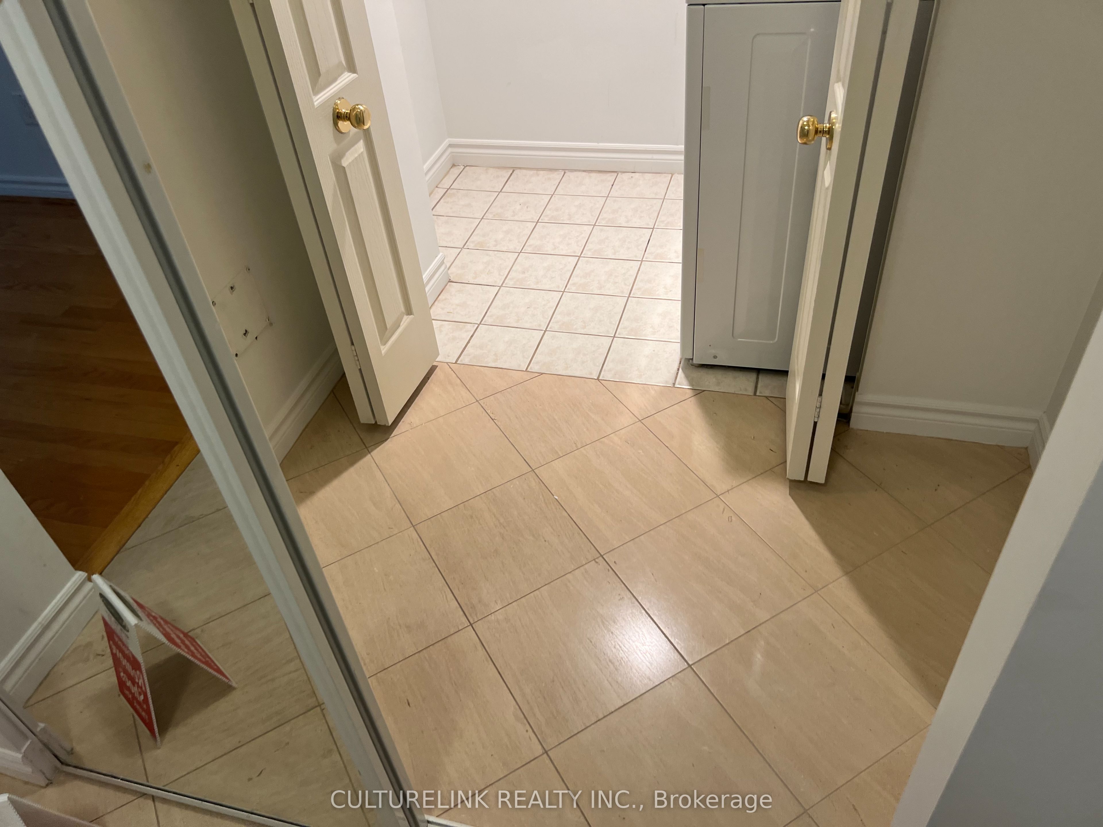 #2116 - 18 Sommerset Way Property Photo 16